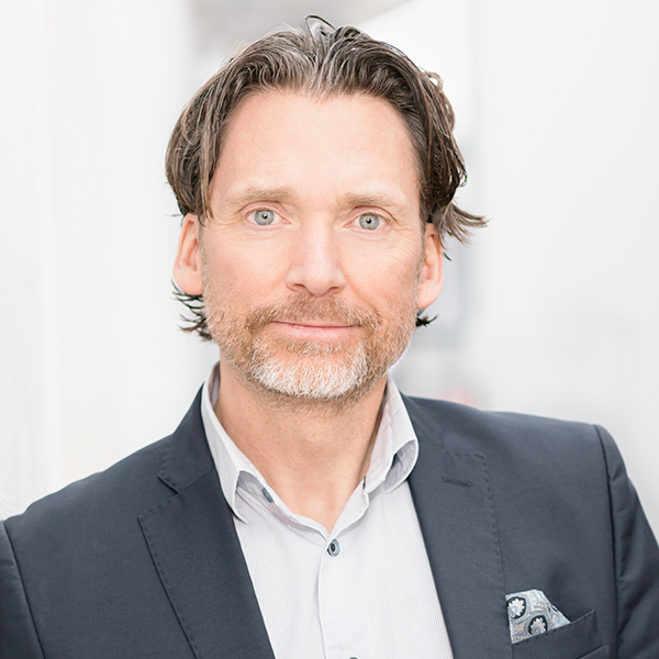 Porträttbild på Claes Meldgaard, direktör för Kappahl Sales.