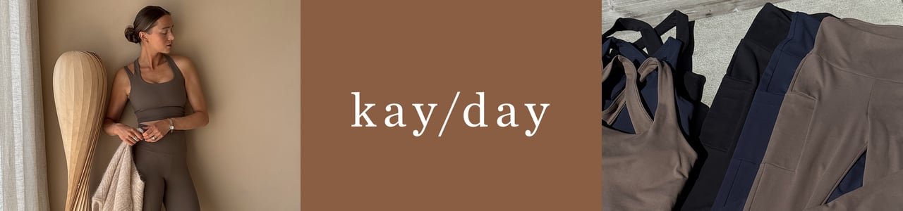 Nainen Kaydayn treenivaatteissa