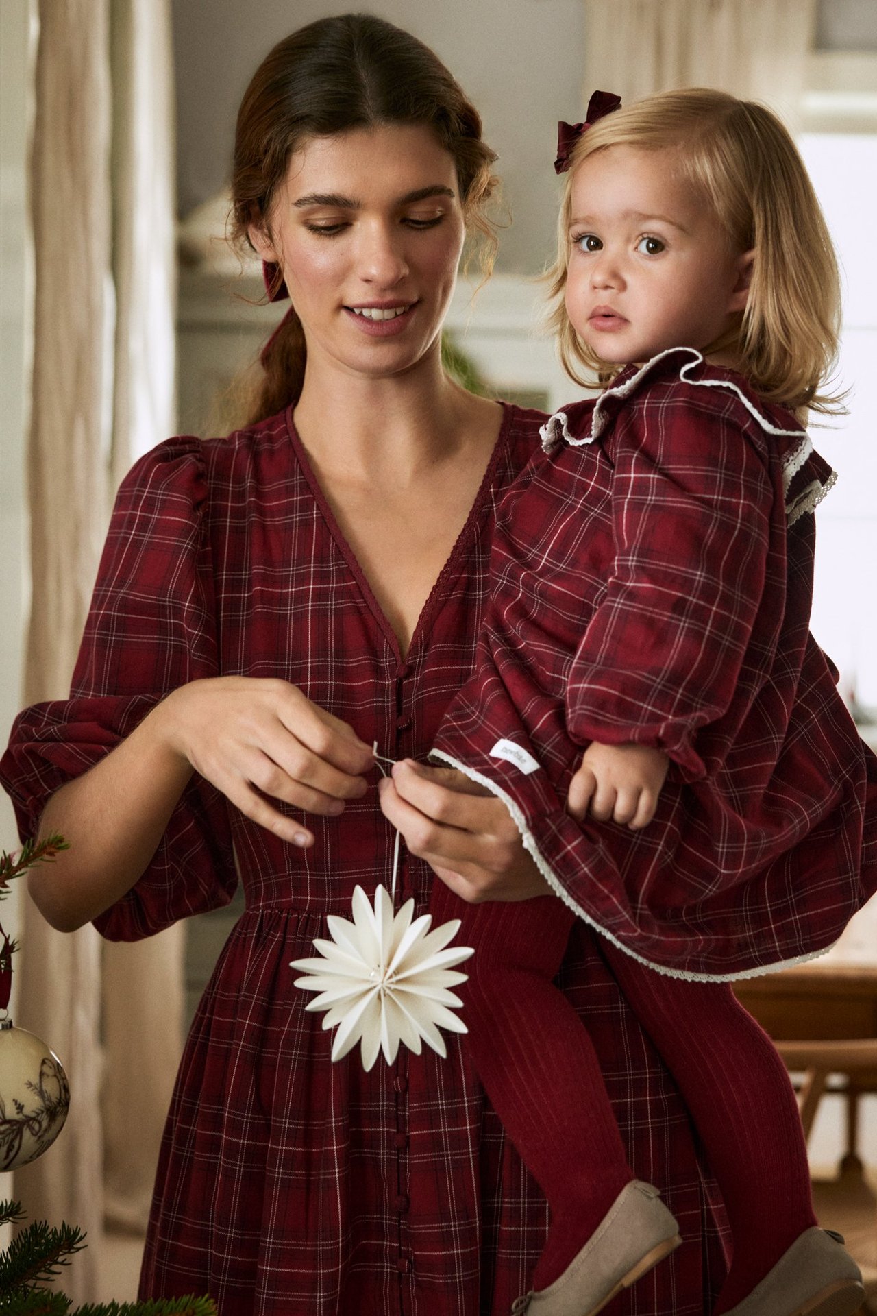 Mor og datter i matchende klær fra Newbie.