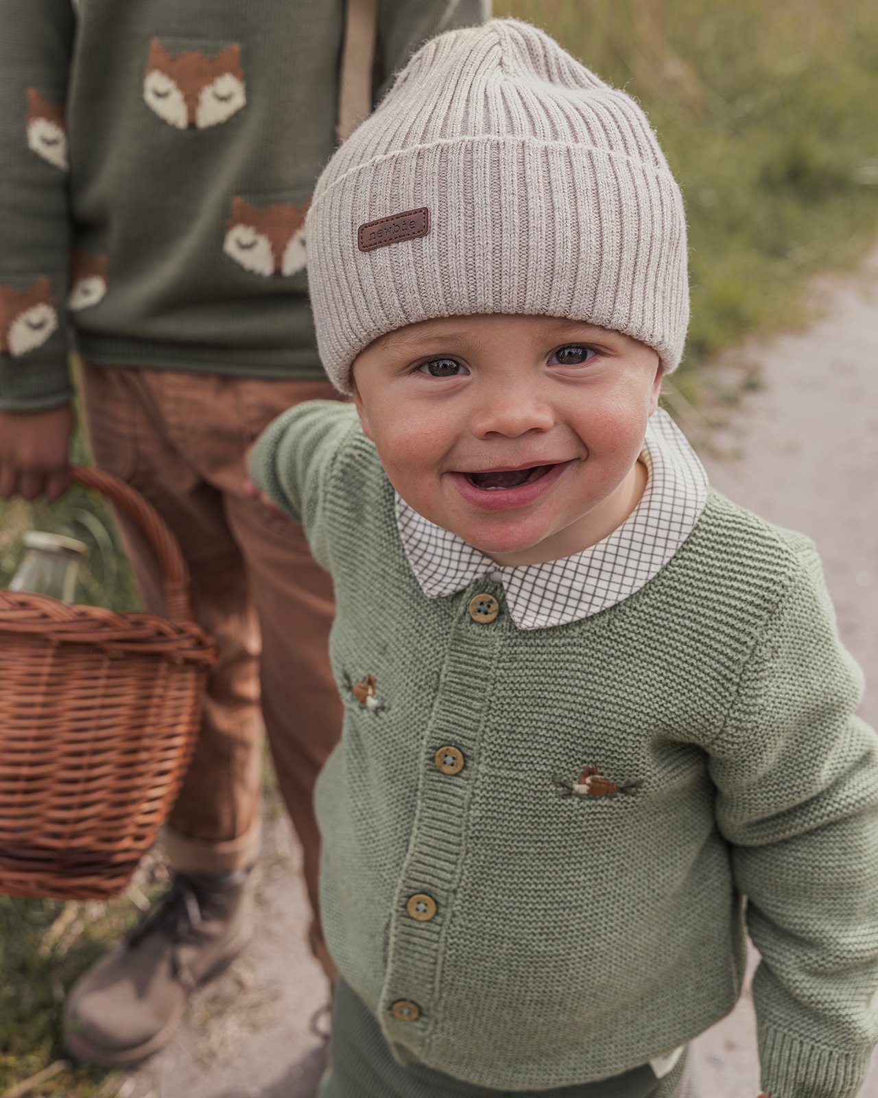 Liten fyr i høstantrekk fra Newbie.