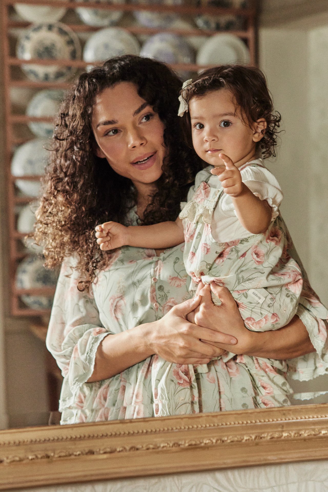 Matka i córka w identycznych ubraniach od Newbie.