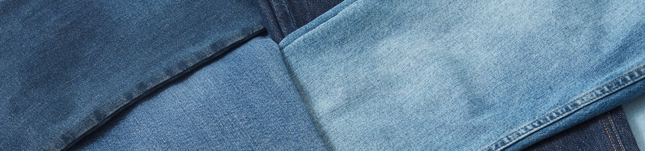 Toppbilde med sammenflettede jeans