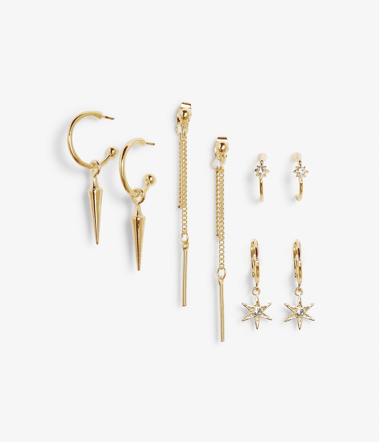 Widok z przodu 4-paku złotych kolczyków: kółka z kolcami, łańcuszki, małe kółka z kamieniami i gwiazdki.