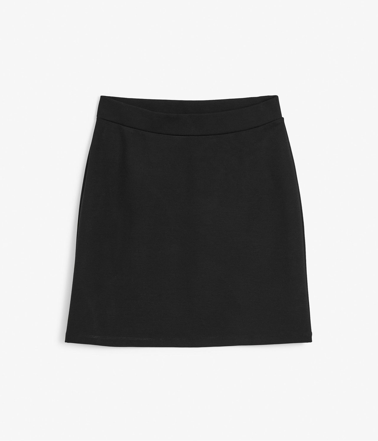 Widok z przodu czarnej, jednolitej, krótszej spódnicy z dzianiny ponte roma z elastycznym pasem.