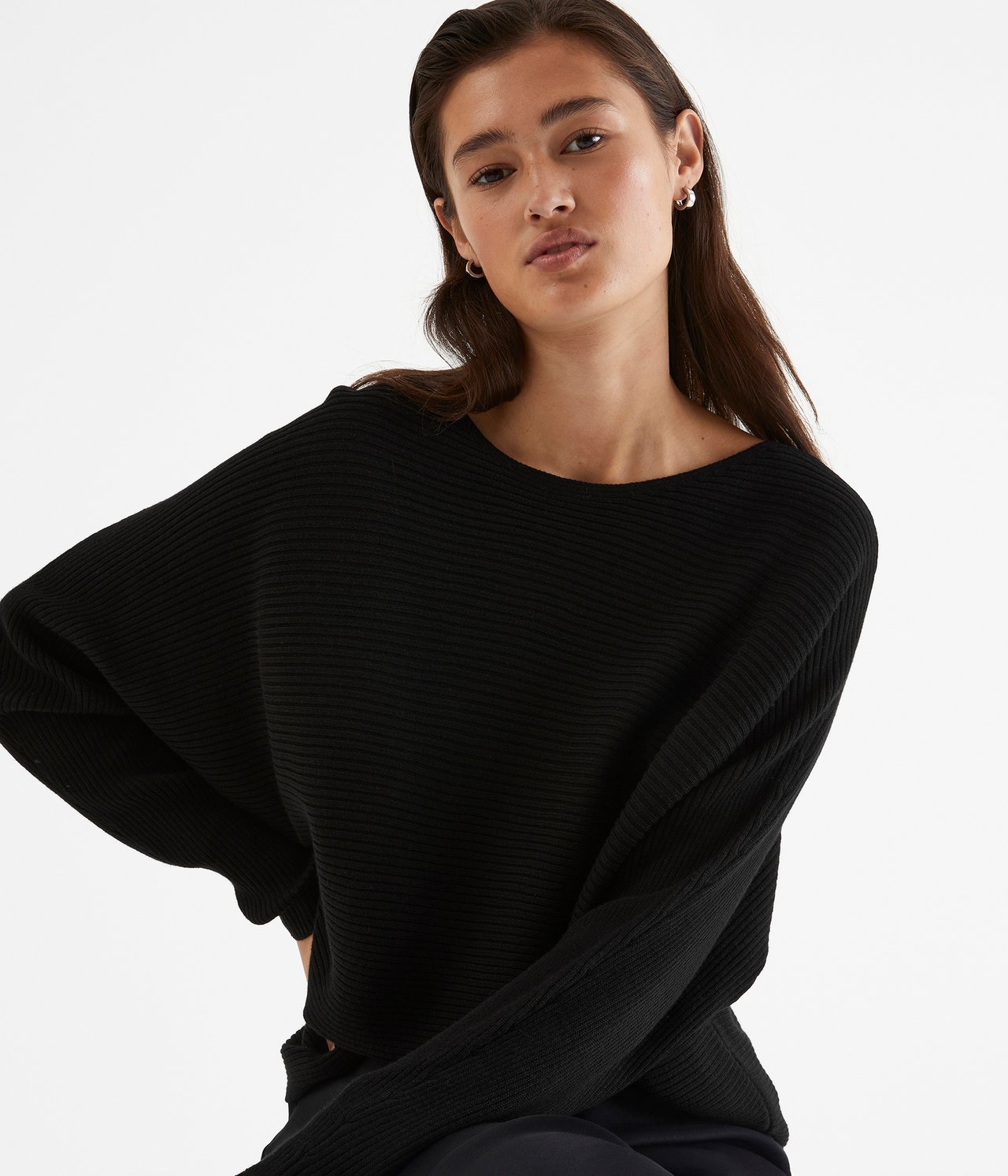 Sweter z warkoczowym splotem - Czarne - 2