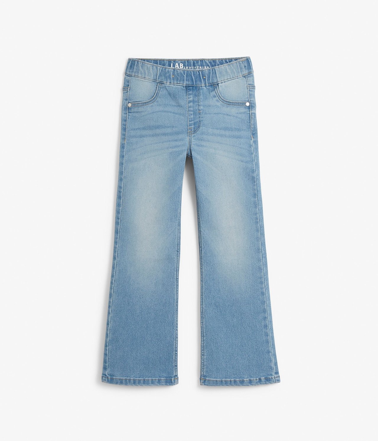 Edestäpäin, vaaleansiniset lasten bootcut-denimleggingsit joustavalla vyötäröllä ja tekotaskuilla.