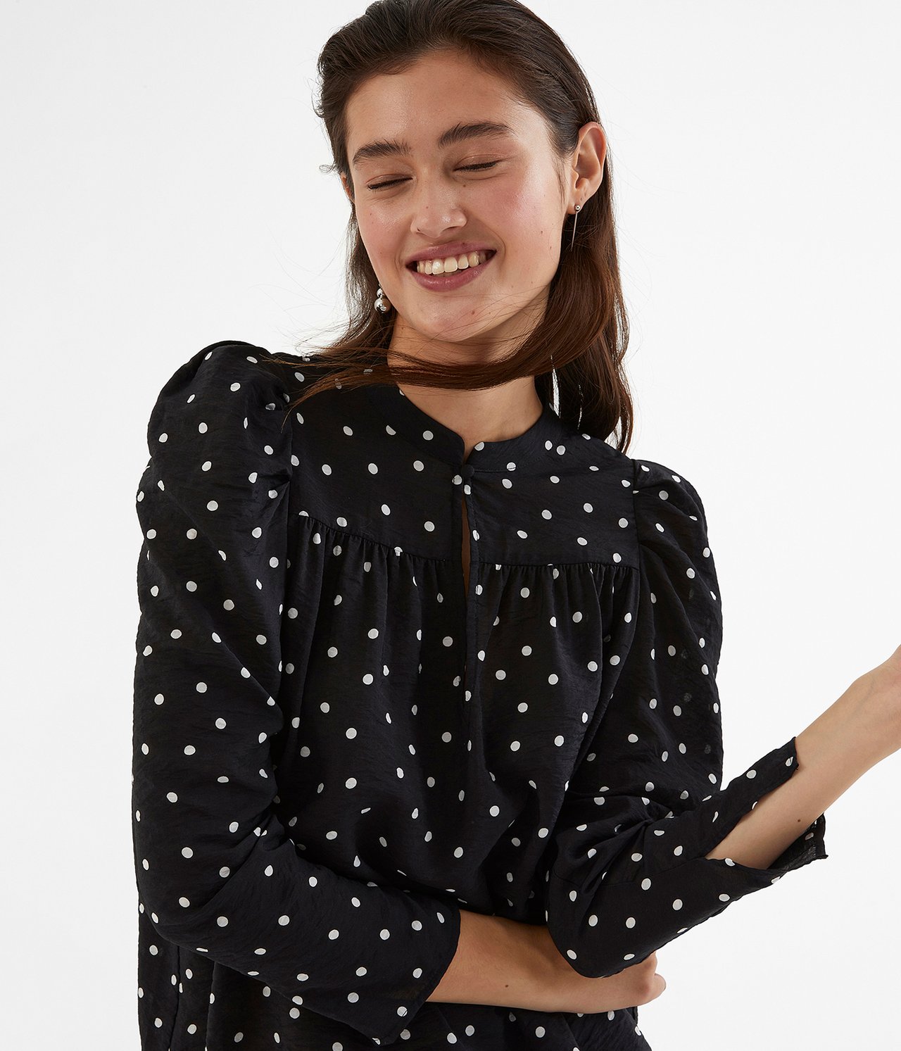 Blus med puffärm - Svart - 3