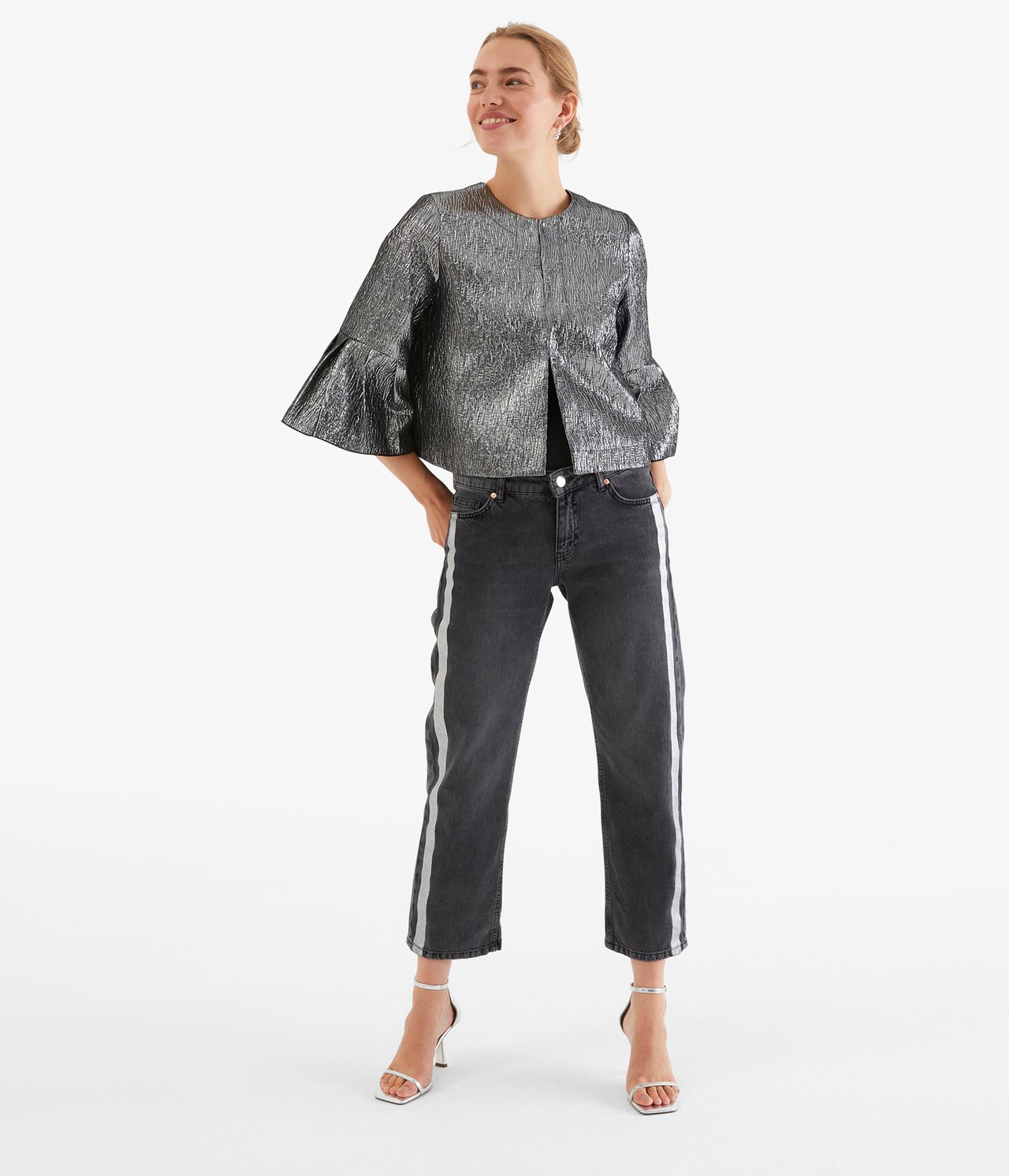 Blus med klockad ärm - Silver - 2