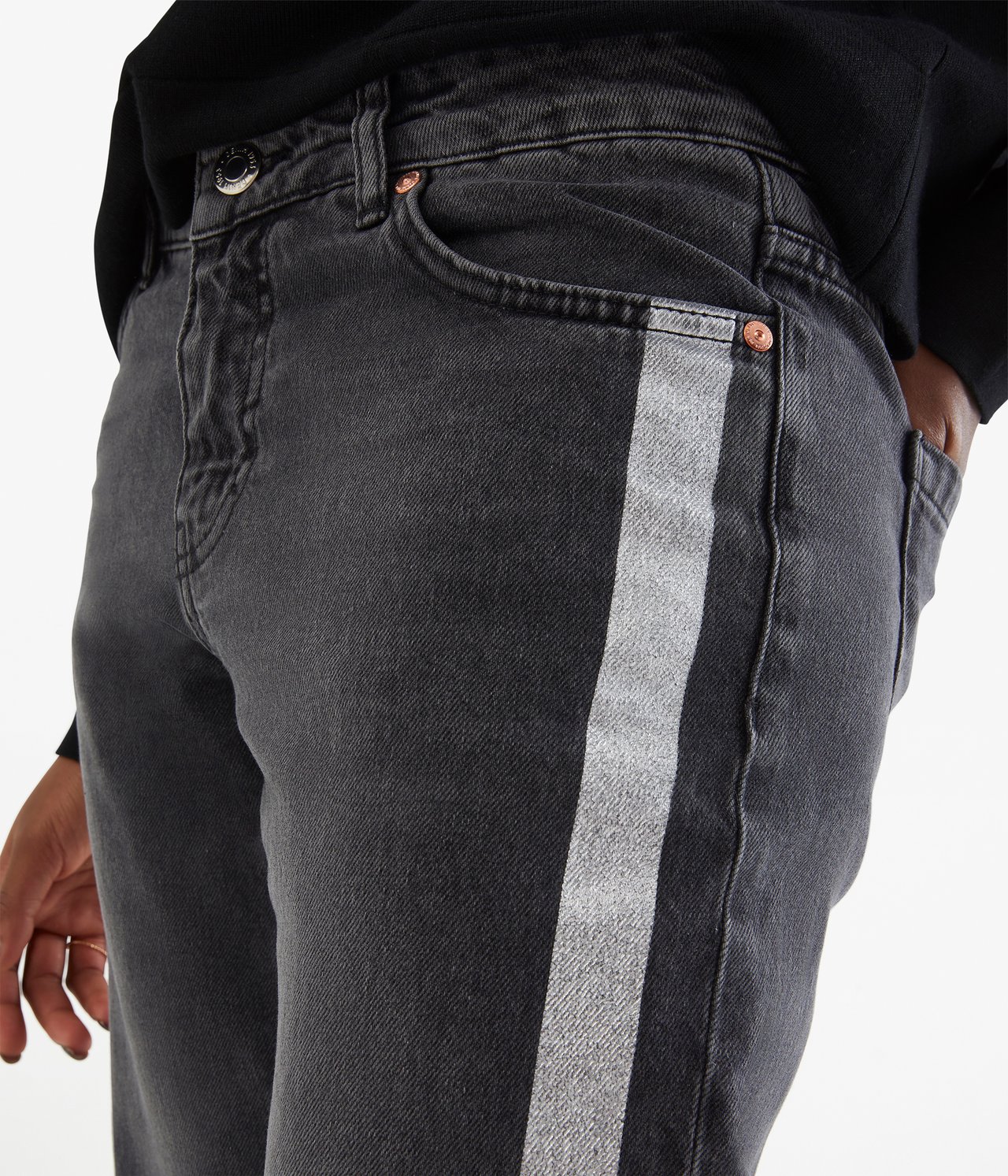 Cropped jeans med revärer - Svart - 3
