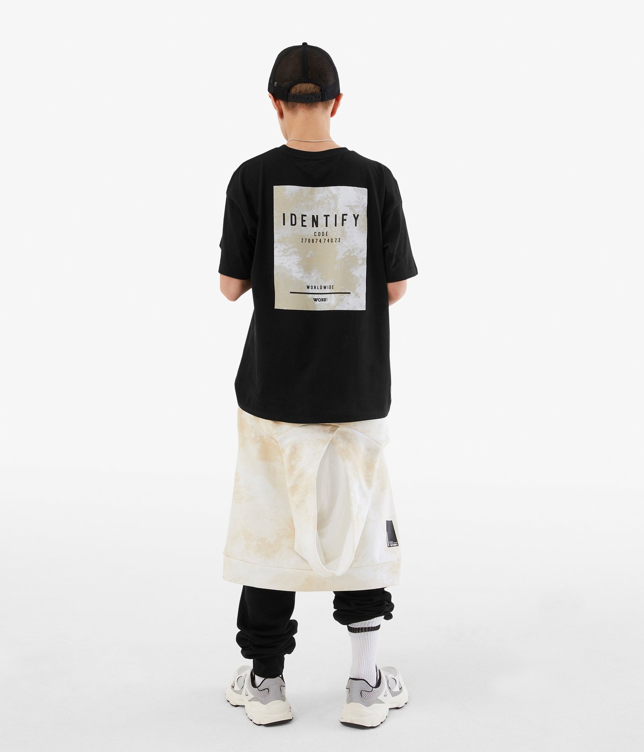 Oversized T-skjorte med trykk på ryggen - Svart - 1