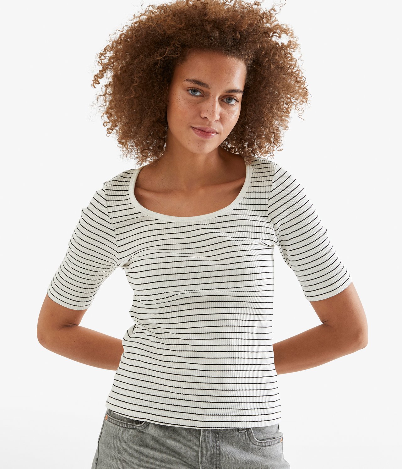 Ribbad topp med kort ärm - Offwhite - 1