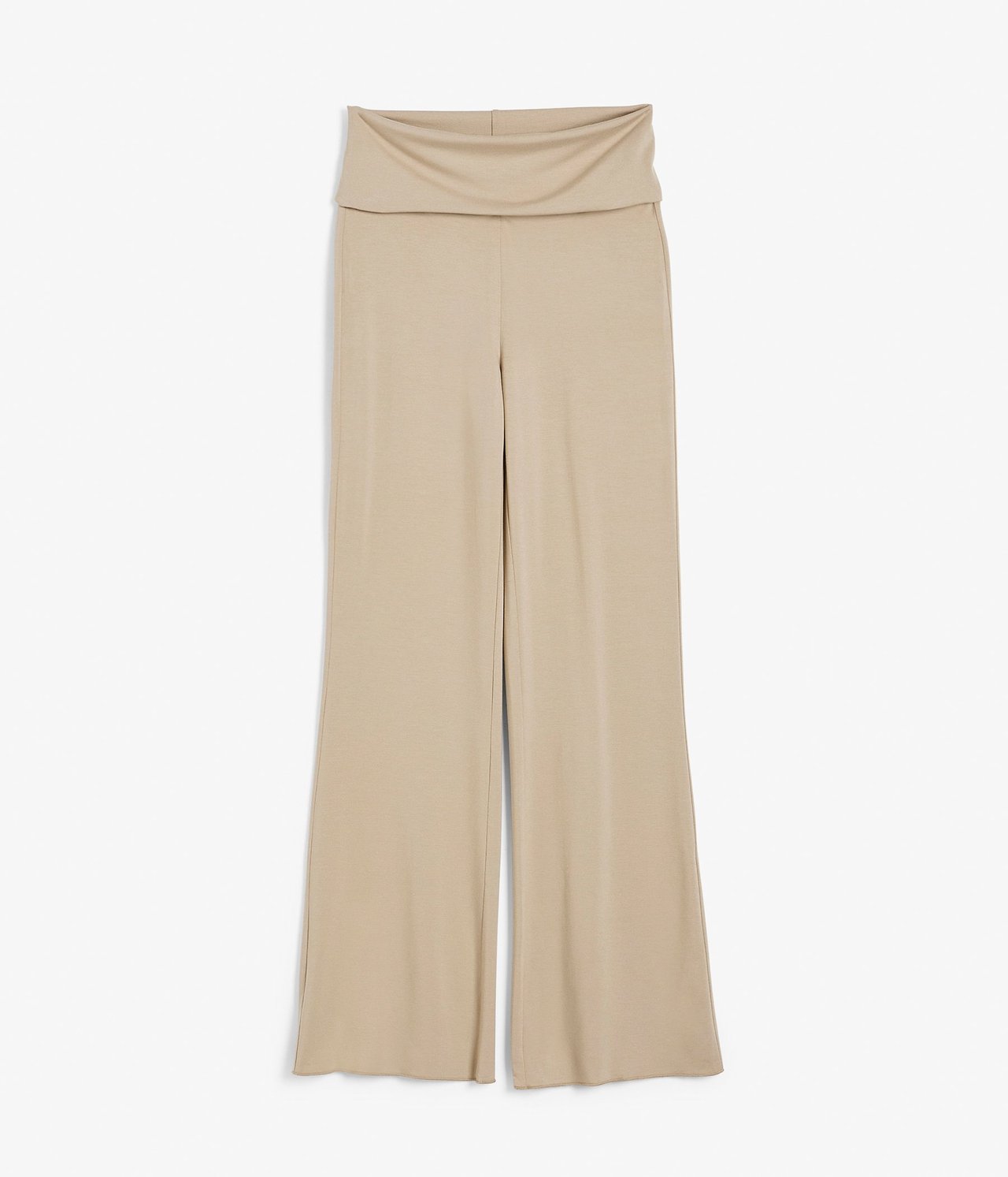 Frontvisning av beige hellange lounge-bukser med bootcut-ben og foldbar jerseymidje.