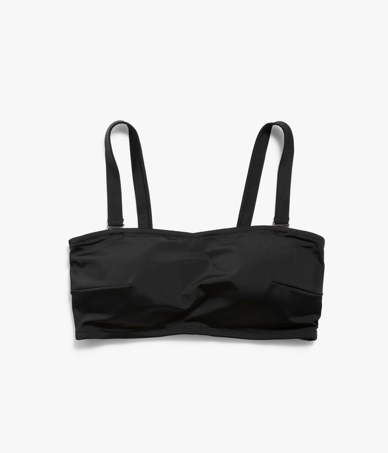 Forfra, svart bandeau-bikinitopp med justerbare, avtakbare stropper og vatterte cuper.