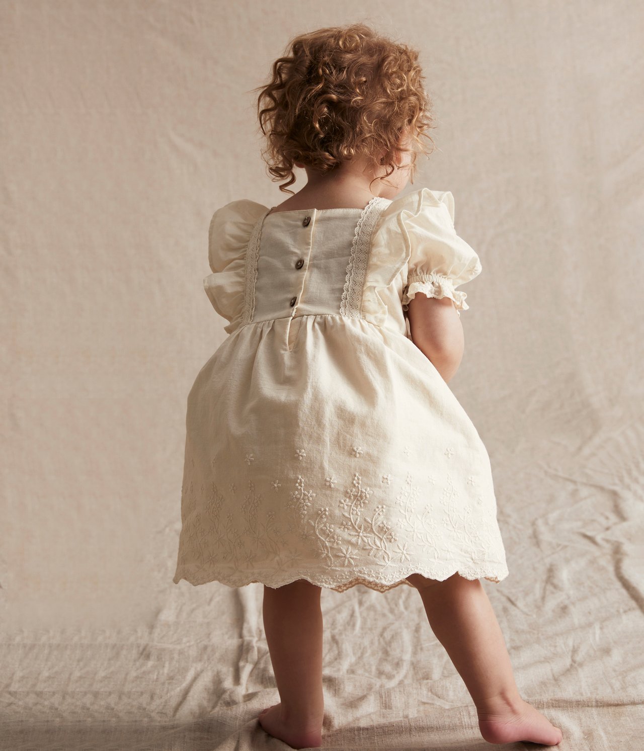 Vauvojen mekko, jossa on brodeeraus ja puhvishortsit - Luonnonvalkoinen - 6