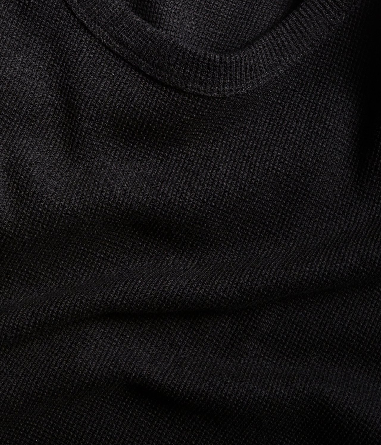 T-shirt o strukturze wafla - Czarne - 5