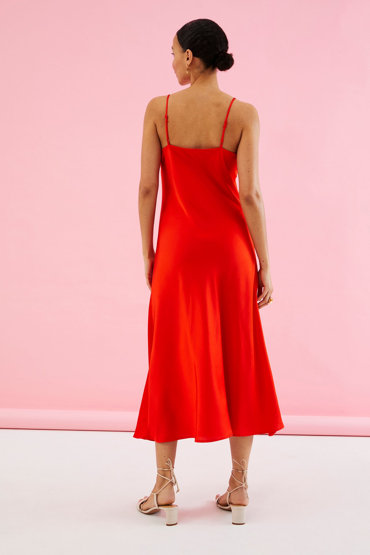 Sukienka z satyny - Czerwony - 174cm / Storlek: S - 4