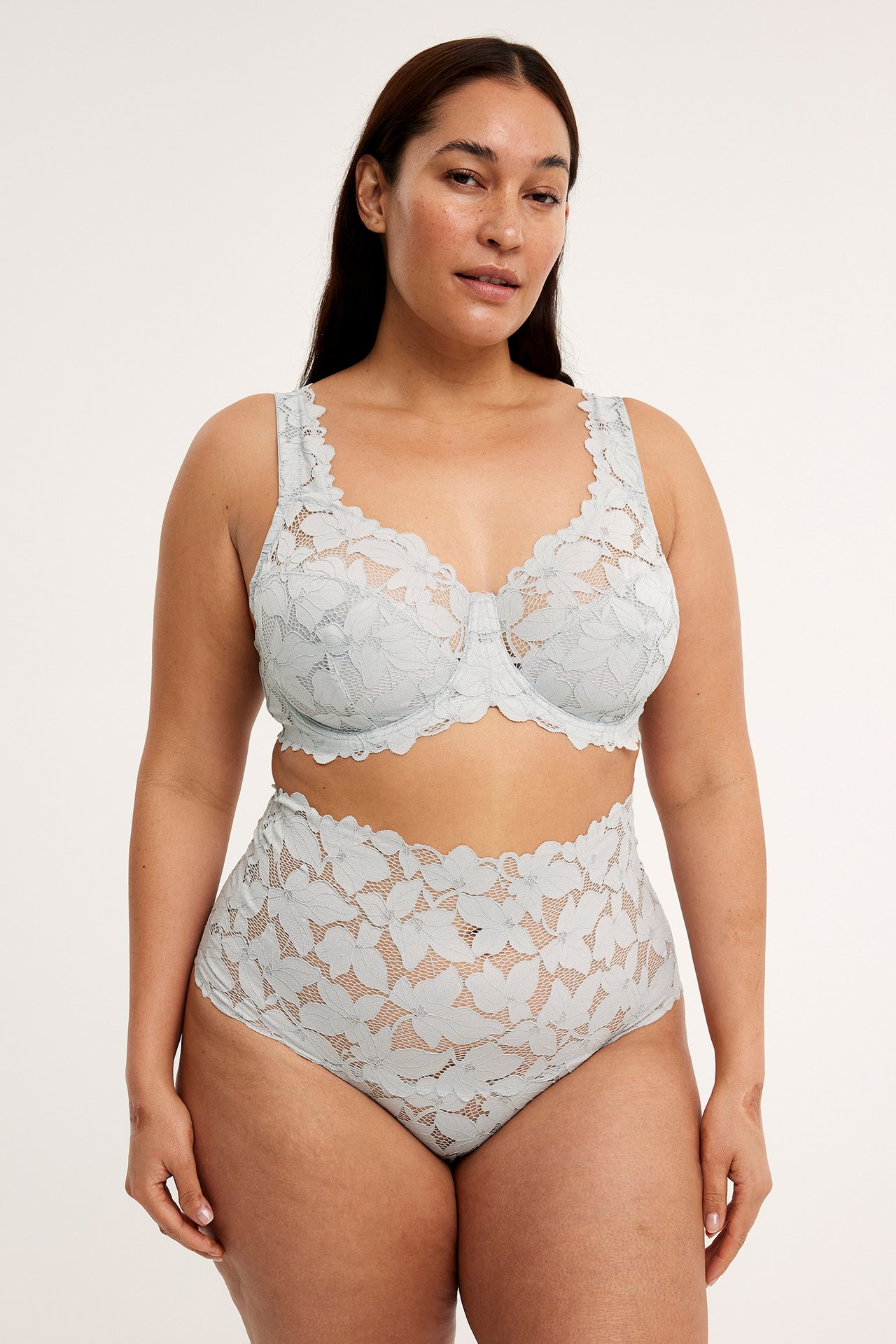 Stringtruse i blonder - Lysegrå - 1