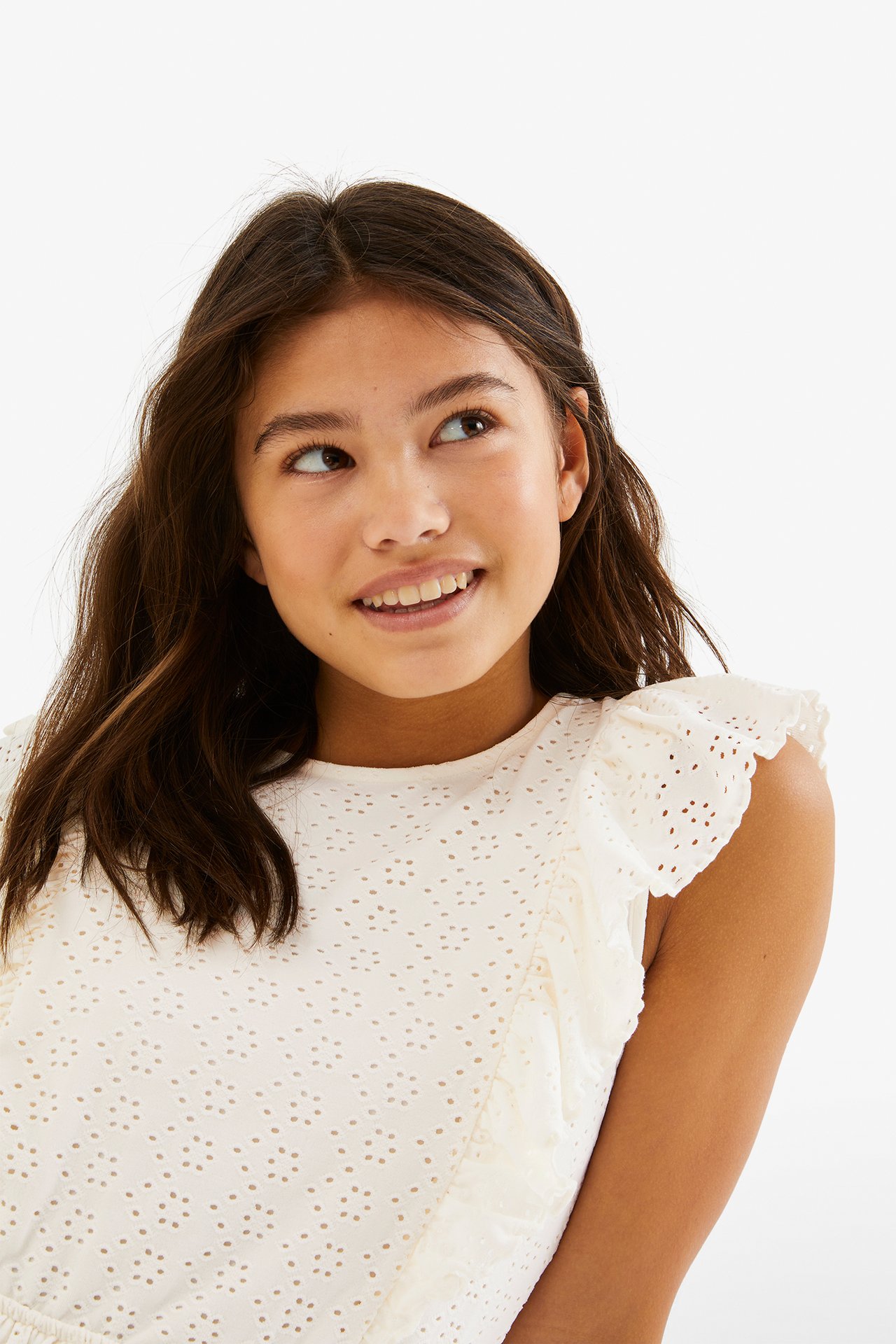 Klänning med broderie anglaise. - Offwhite - 2
