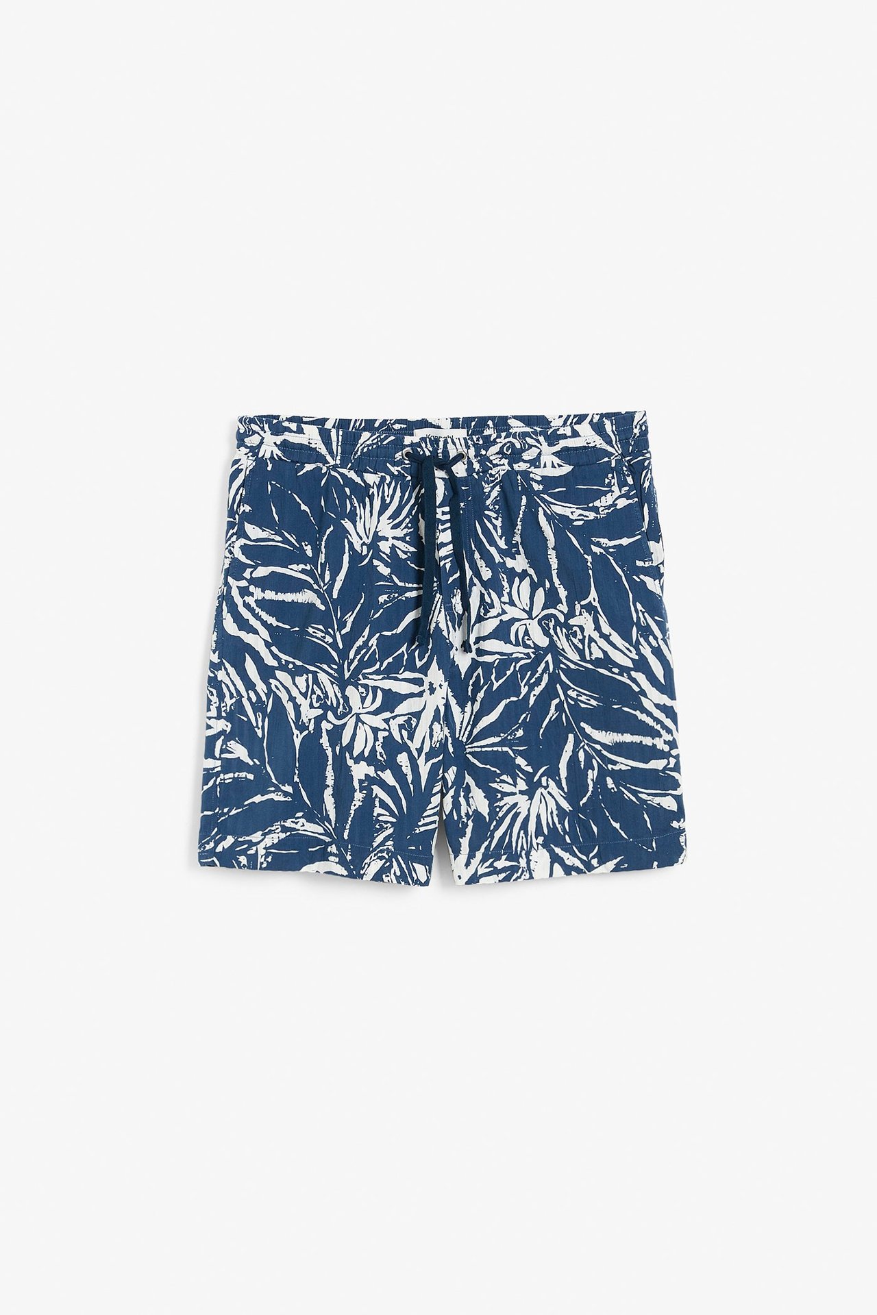 Puuvillakreppiä olevat shortsit