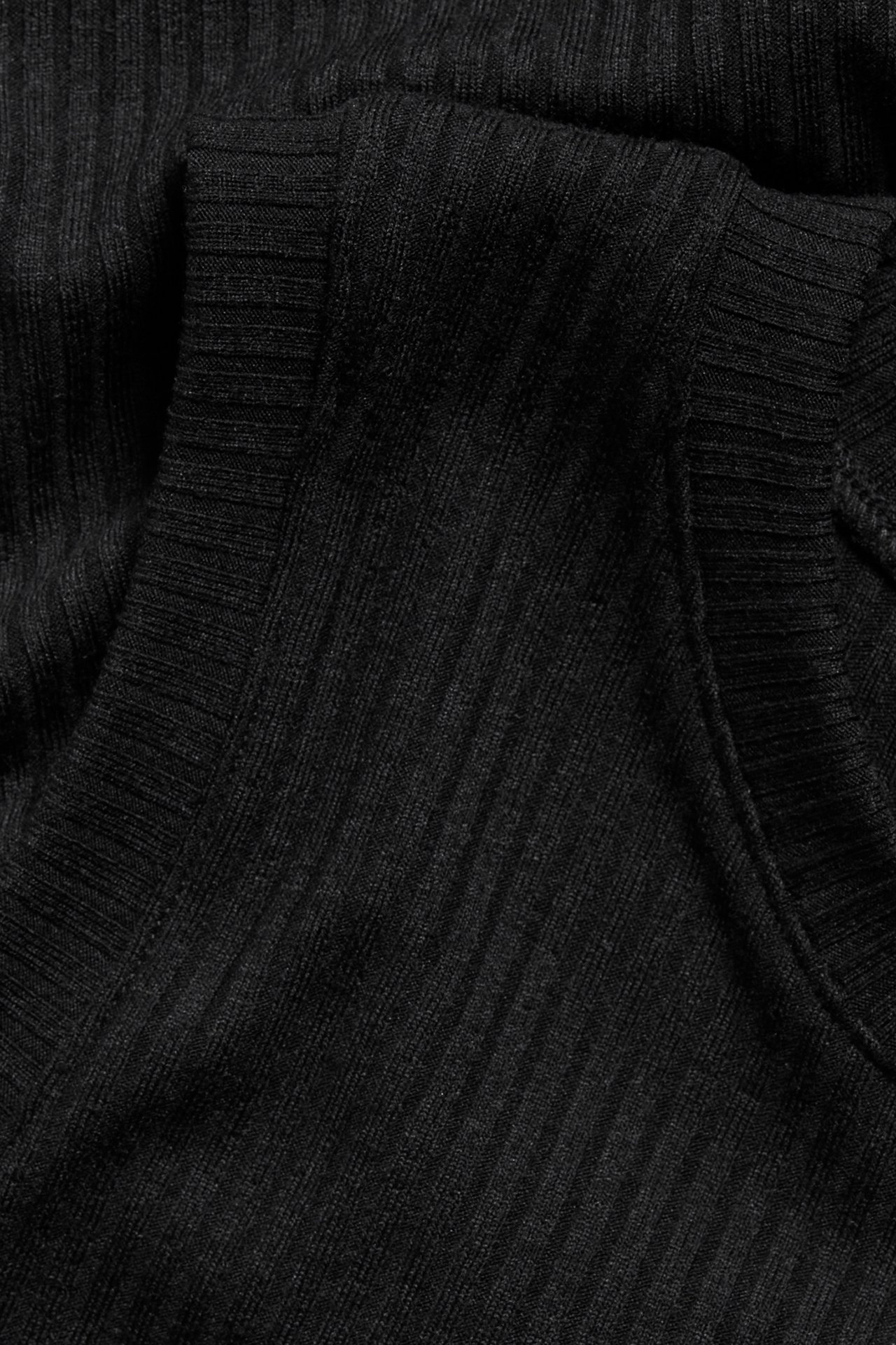 Sukienka z prążkowanej dzianiny - Czarne - 5