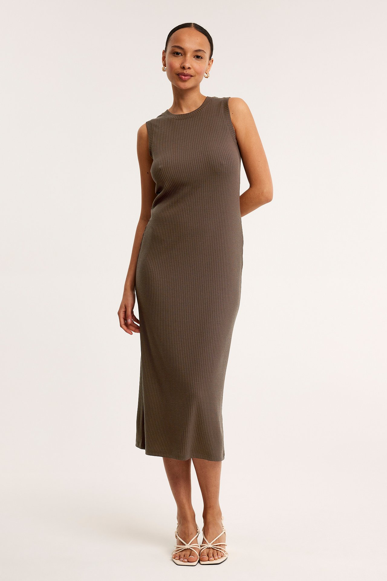 Ribbstickad klänning Mörkbrun - null - 3