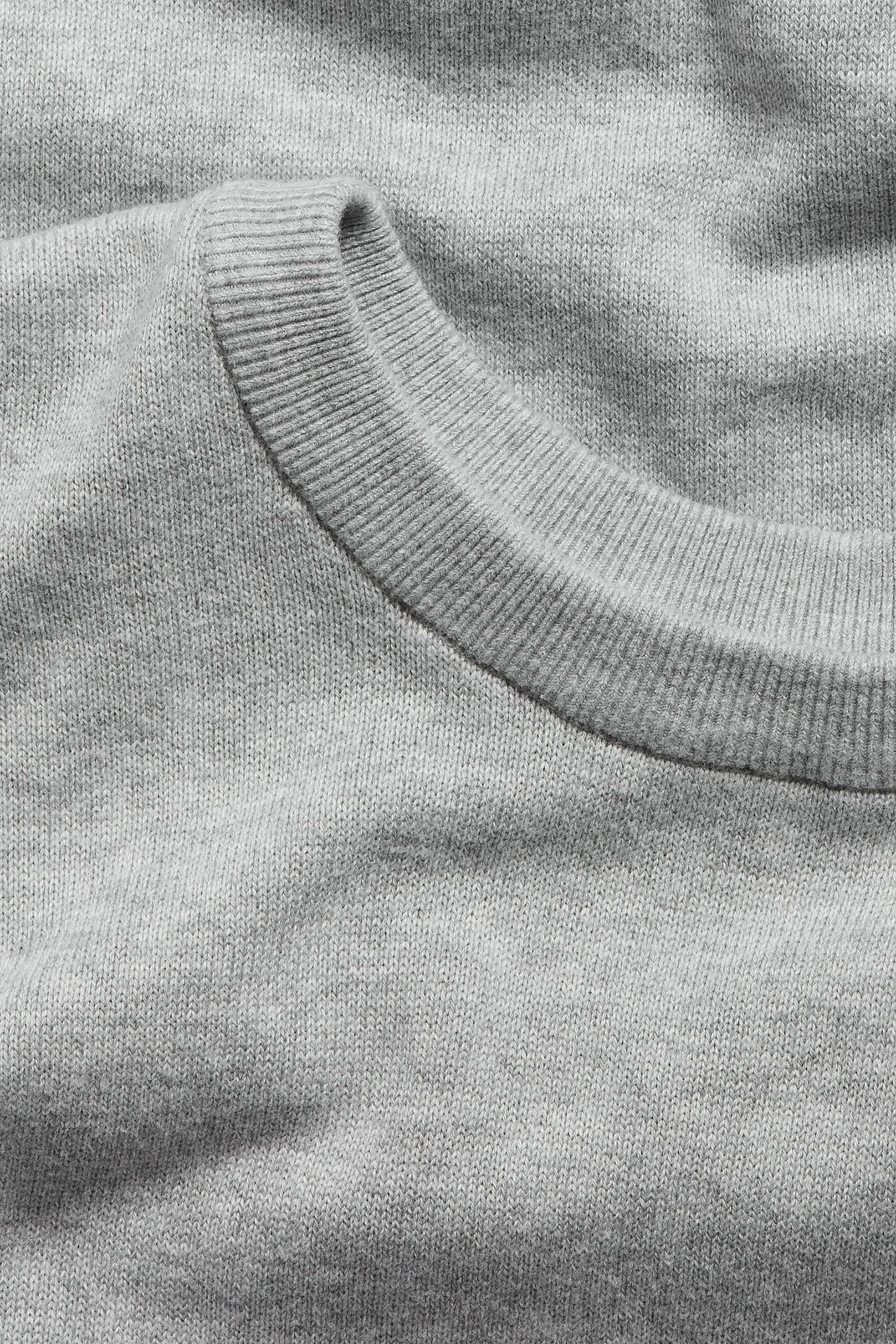 Finstickad t-shirt - Ljusgrå - 4