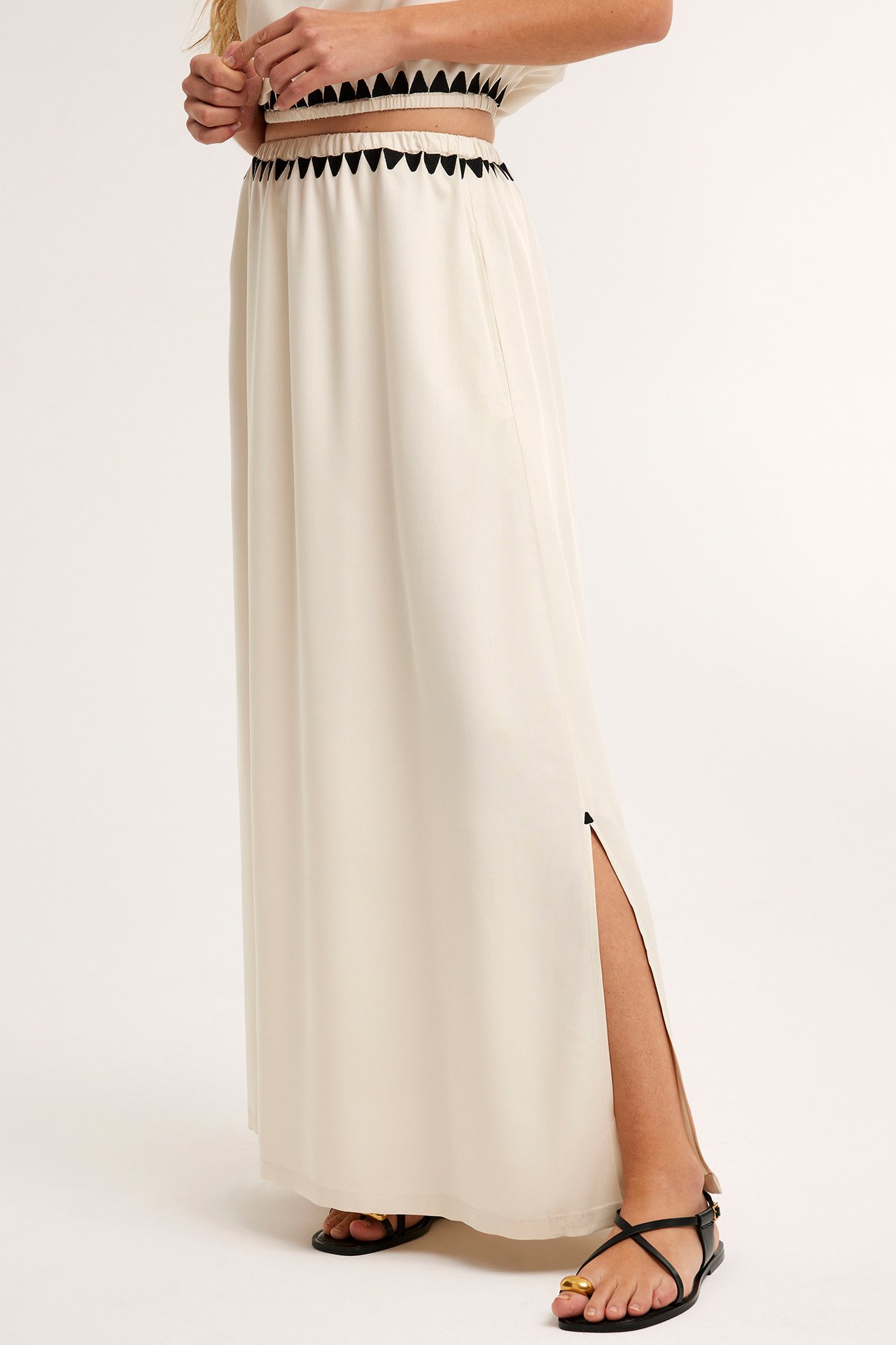 Skjørt med brodering - Lys beige - 3