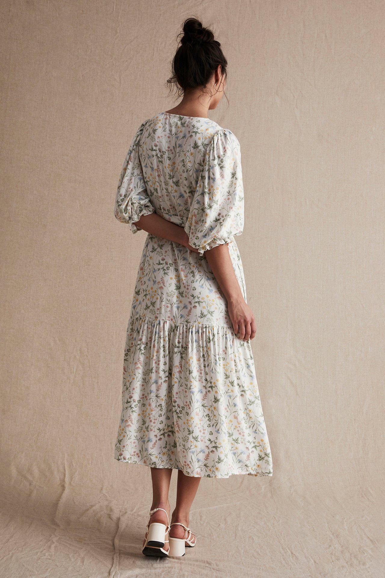 Newbie Woman -malliston kukkakuvioinen mekko - Luonnonvalkoinen - 181cm / Storlek: S - 6