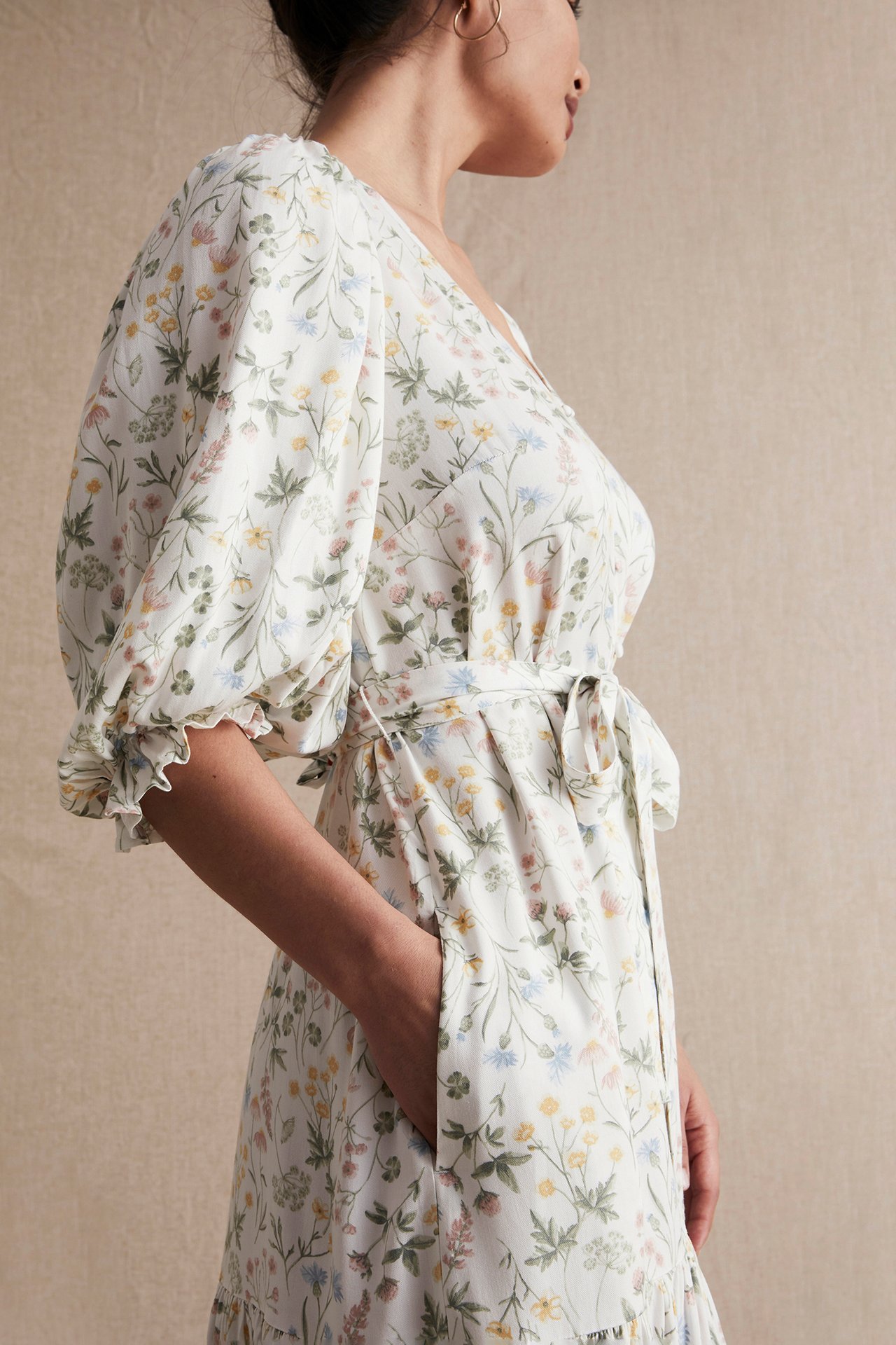 Blommig klänning Newbie Woman - Offwhite - 181cm / Storlek: S - 2
