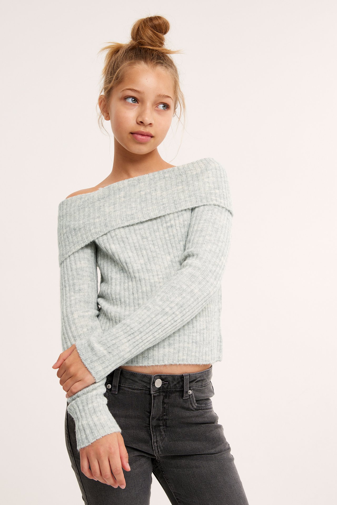 Ribbstickad off shoulder-tröja - Ljusgrå - 1