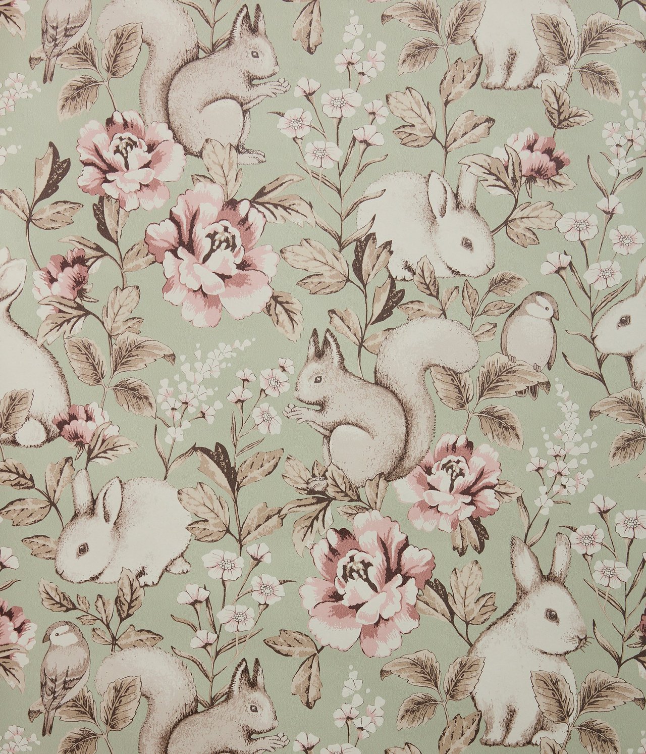 Widok z przodu zielonej tapety z wzorem wiewiórek, królików, ptaków i różowych kwiatów.