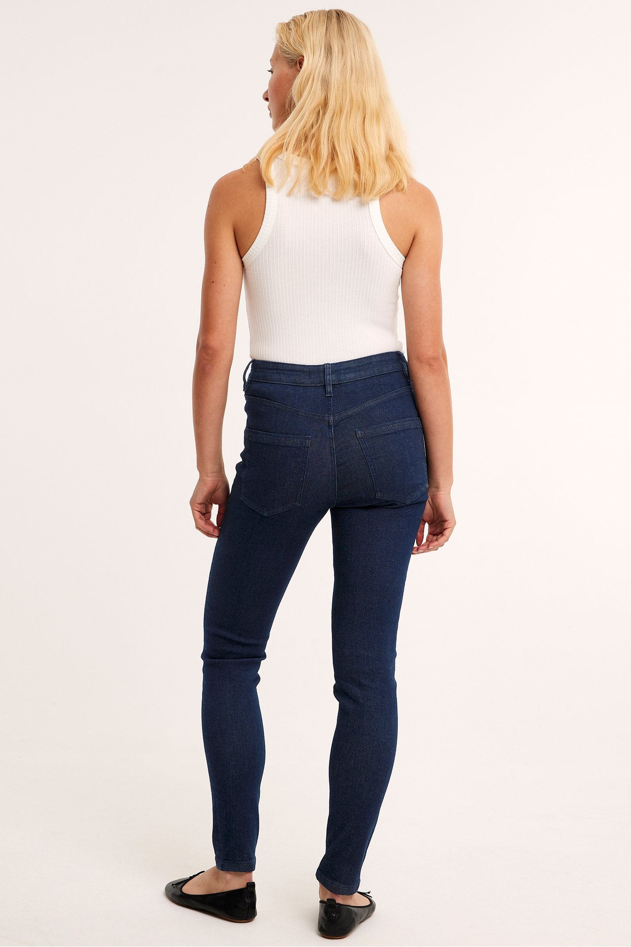 Embracing fit jeans High waist - Tumma denimi - 4