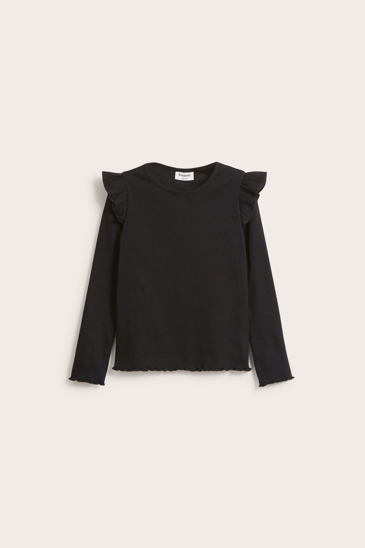 Widok z przodu czarnego prążkowanego topu z długim rękawem dla dziecka, z falbankami na ramionach i falistymi brzegami.