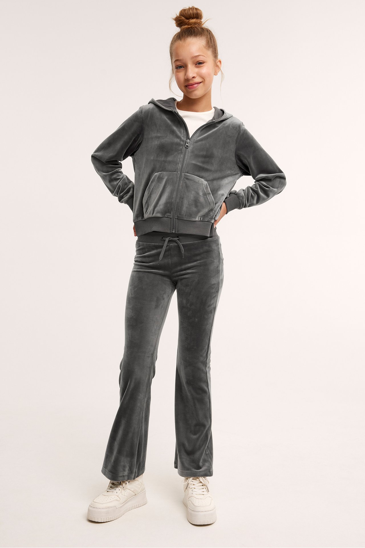 Hoodie i velour - Mörkgrå - 2