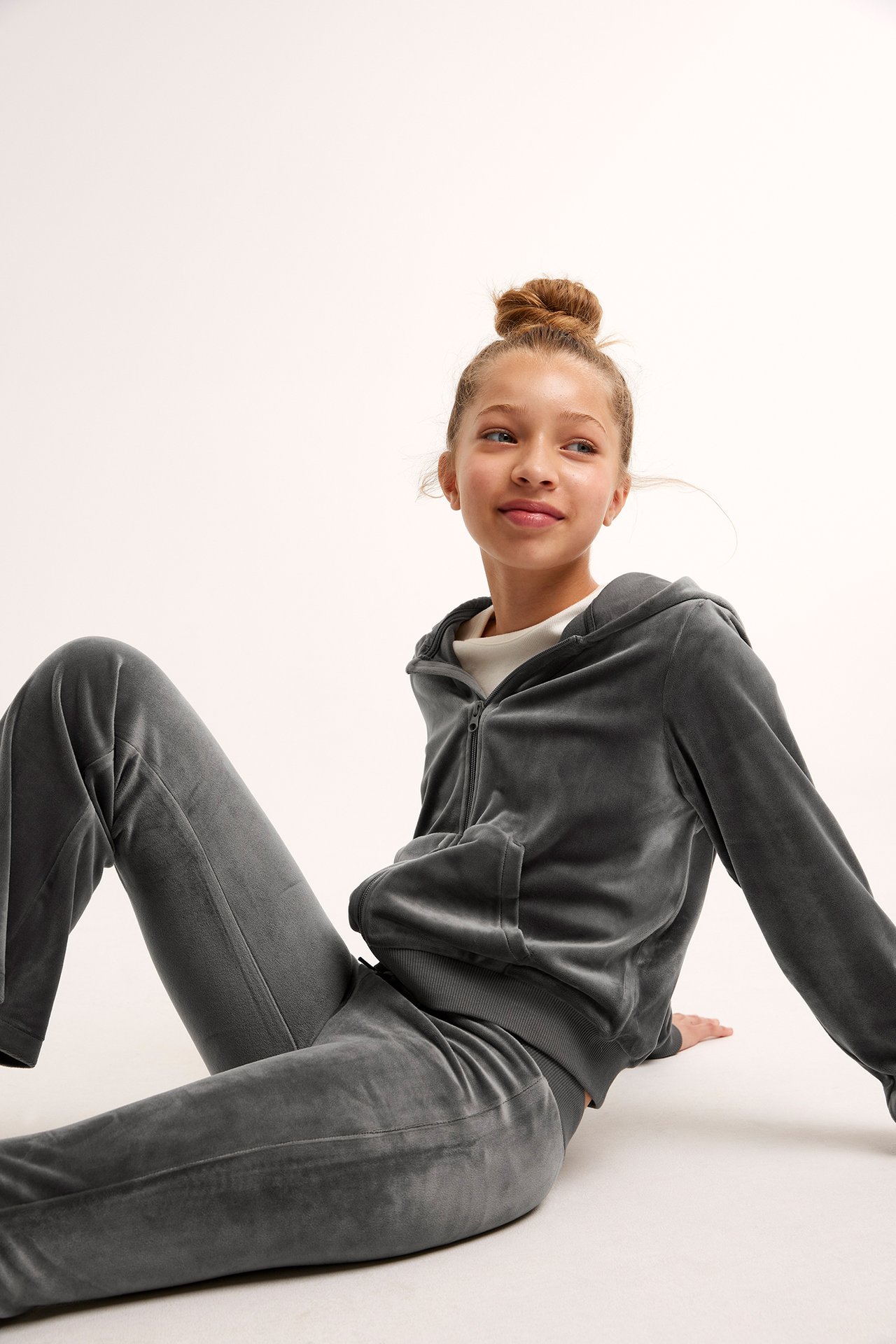 Hoodie i velour - Mörkgrå - 1