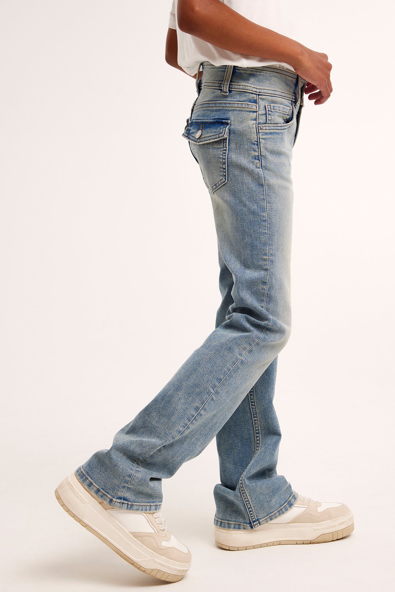 Dżinsy bootcut low waist - Jasny dżins - 3