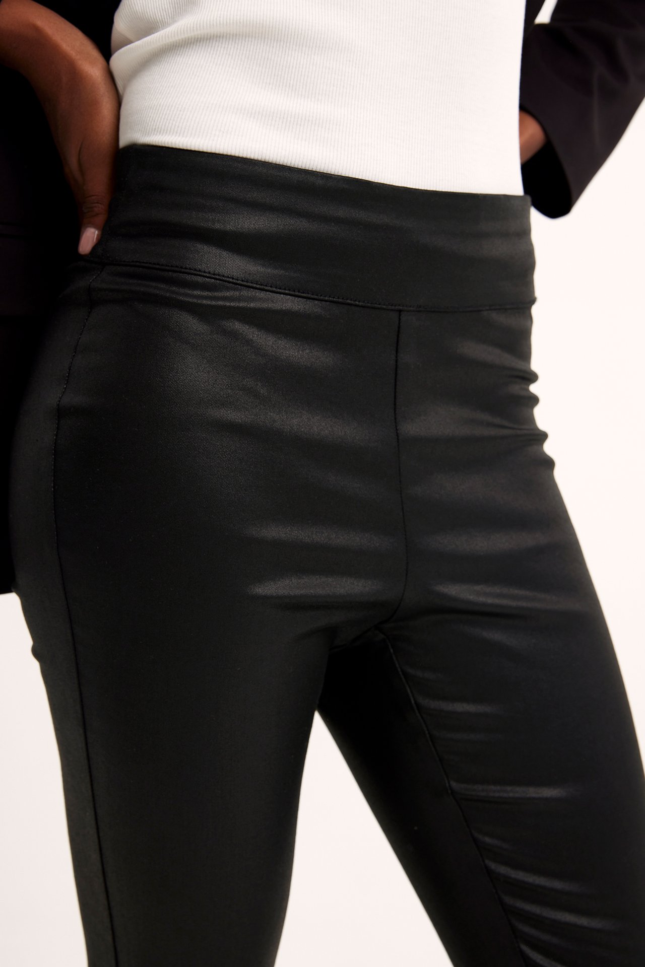 Leggings i skinnimitation - Svart - 3