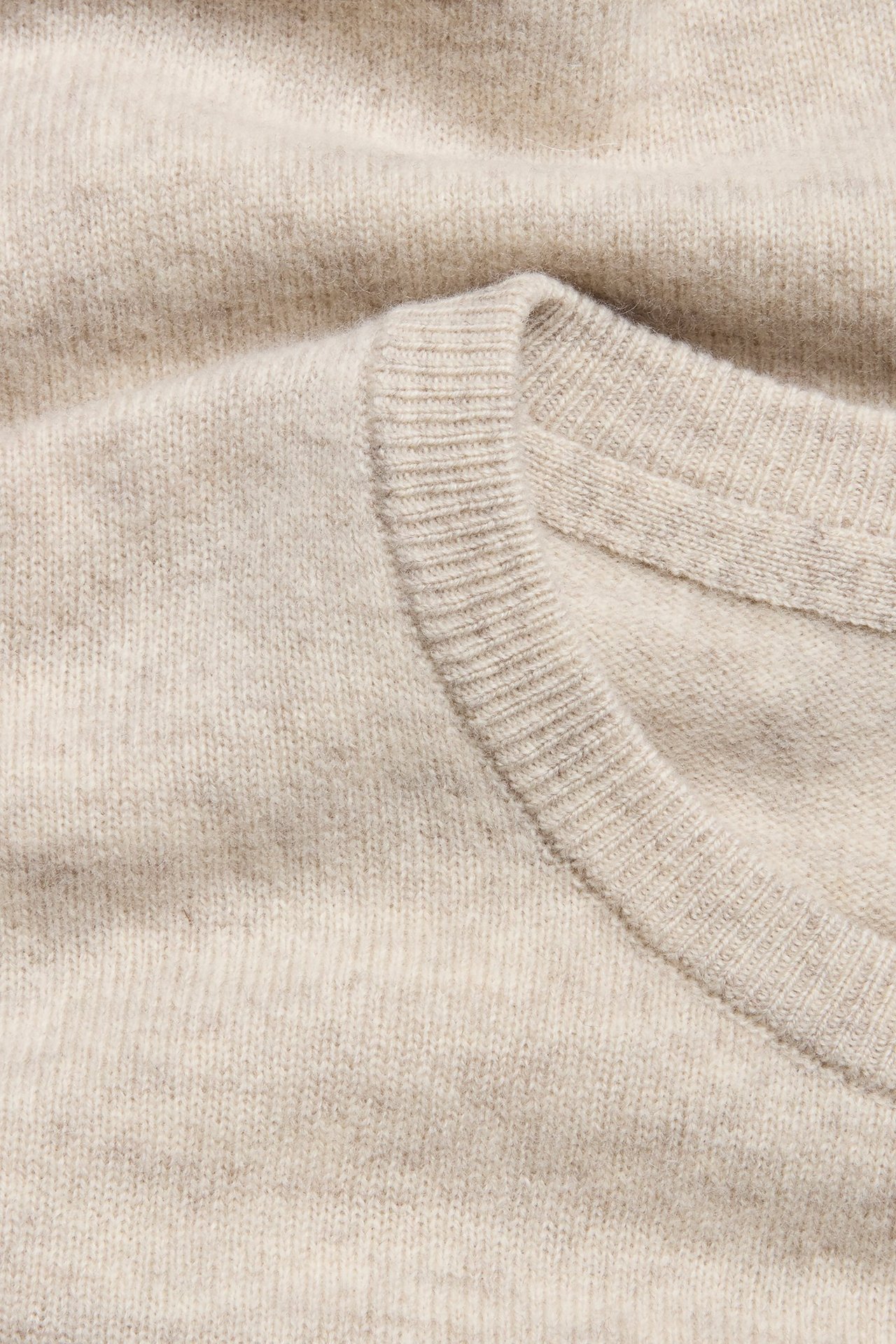 Sweter z wełny