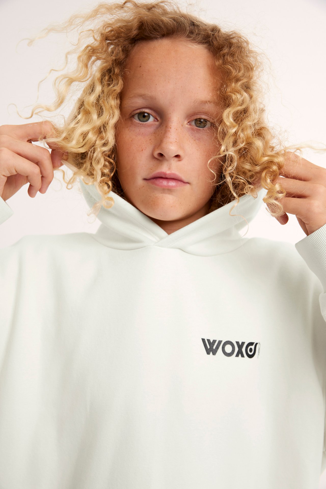 Bluza z kapturem, z nadrukiem na plecach - Offwhite - 3