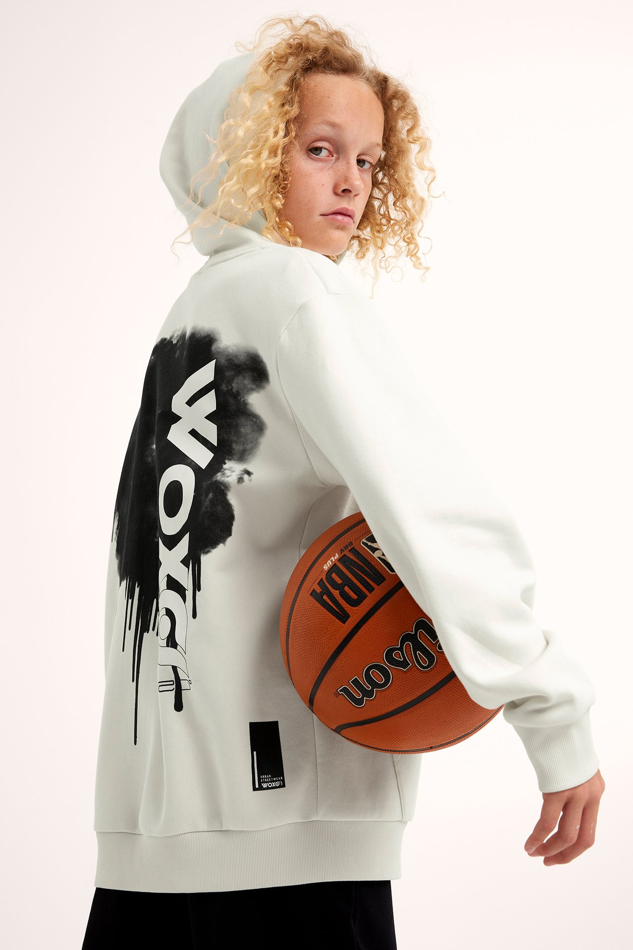 Bluza z kapturem, z nadrukiem na plecach - Offwhite - 4