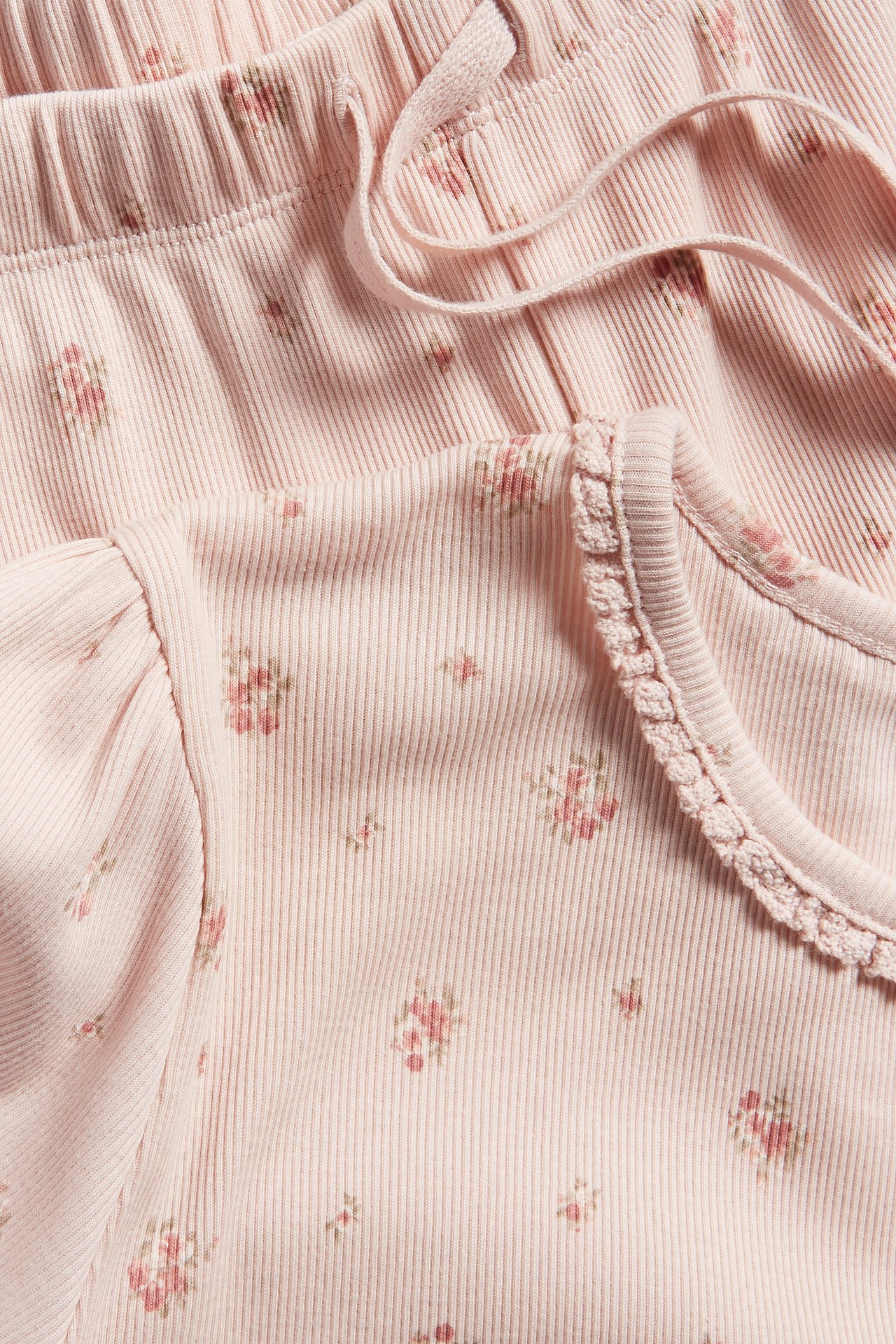 Kukkakuvioinen Newbie Woman -pyjama - Vaaleanpunainen - 1