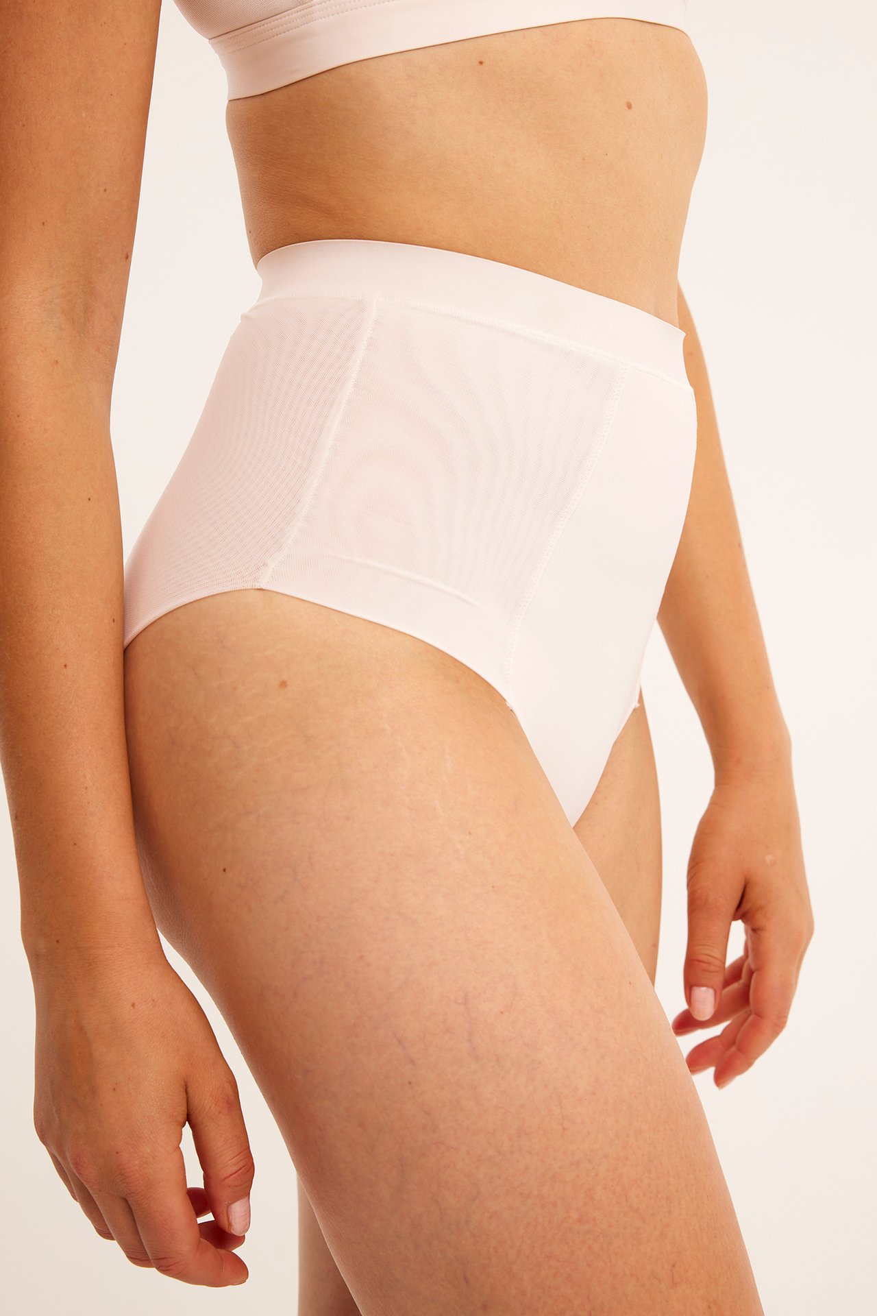 Muotoilevat alushousut - Beige - 2