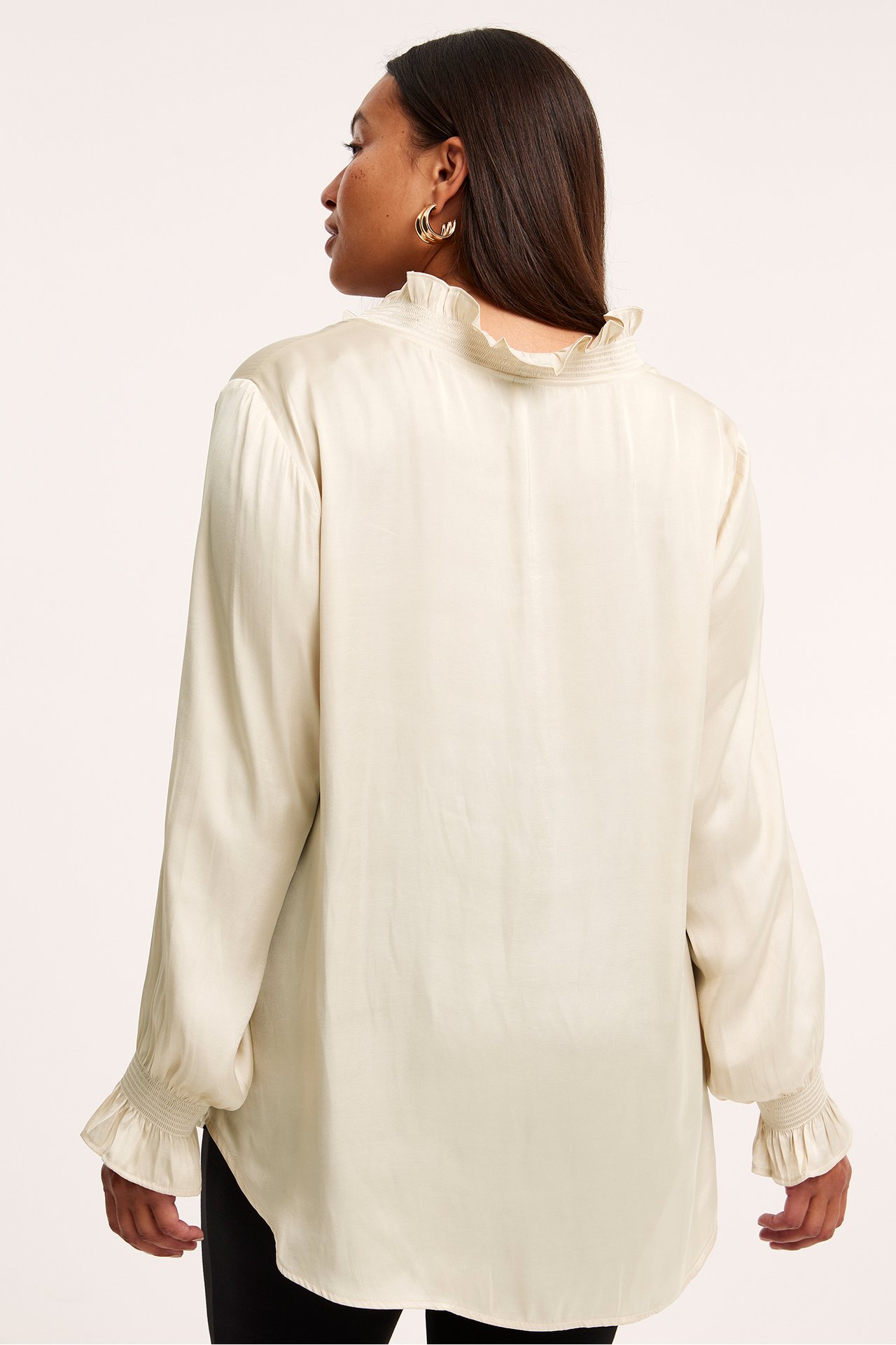 Blus med volangkrage - Ljusbeige - 170cm / Storlek: XL - 3