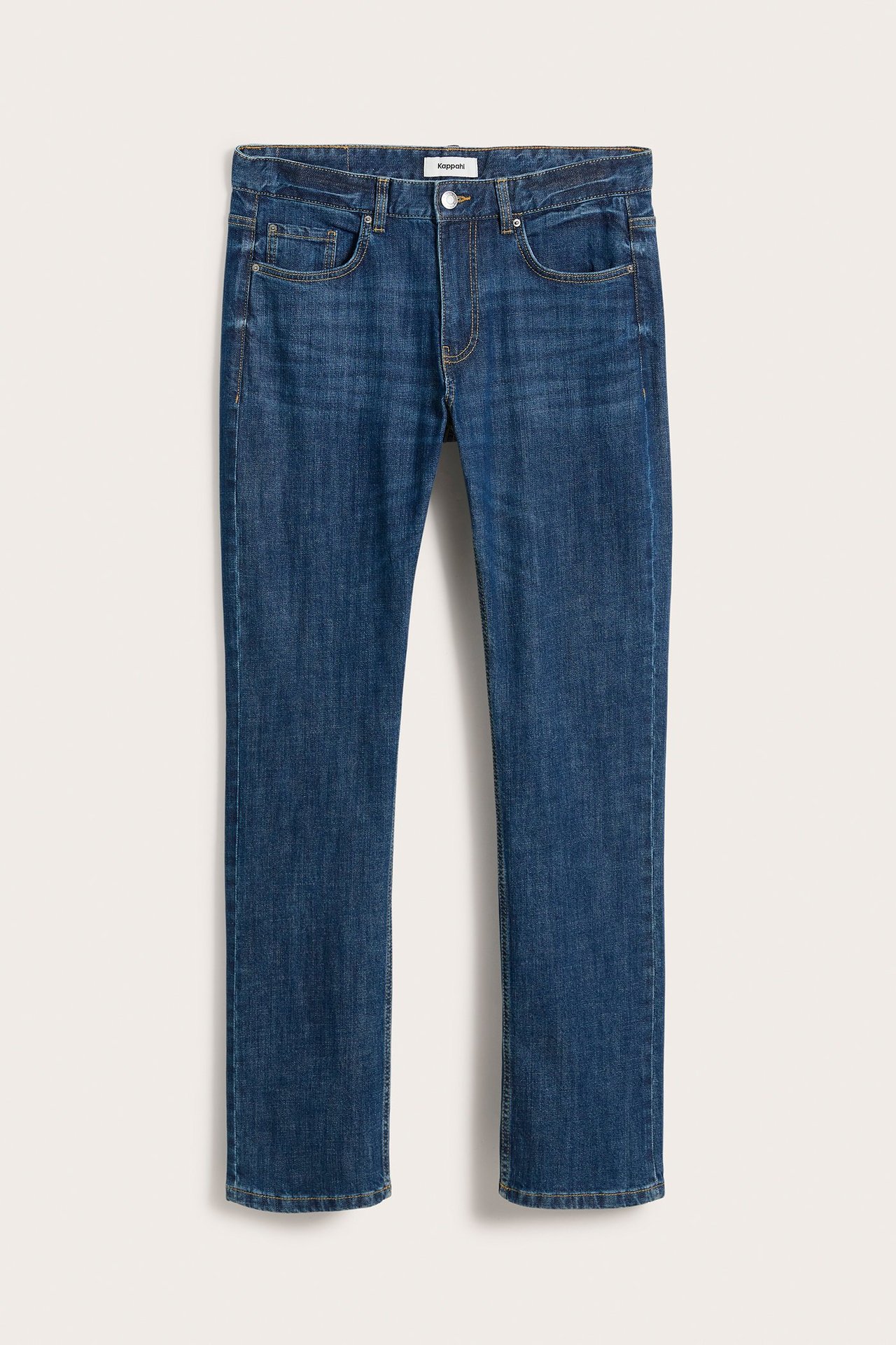 Widok z przodu: Męskie niebieskie jeansy regular fit z 5 kieszeniami z denimu, zapięcie na guzik.