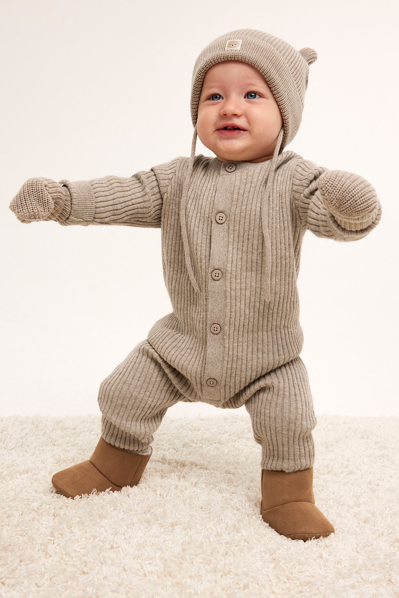 Stickad jumpsuit i ull baby - Melerad beige - 2