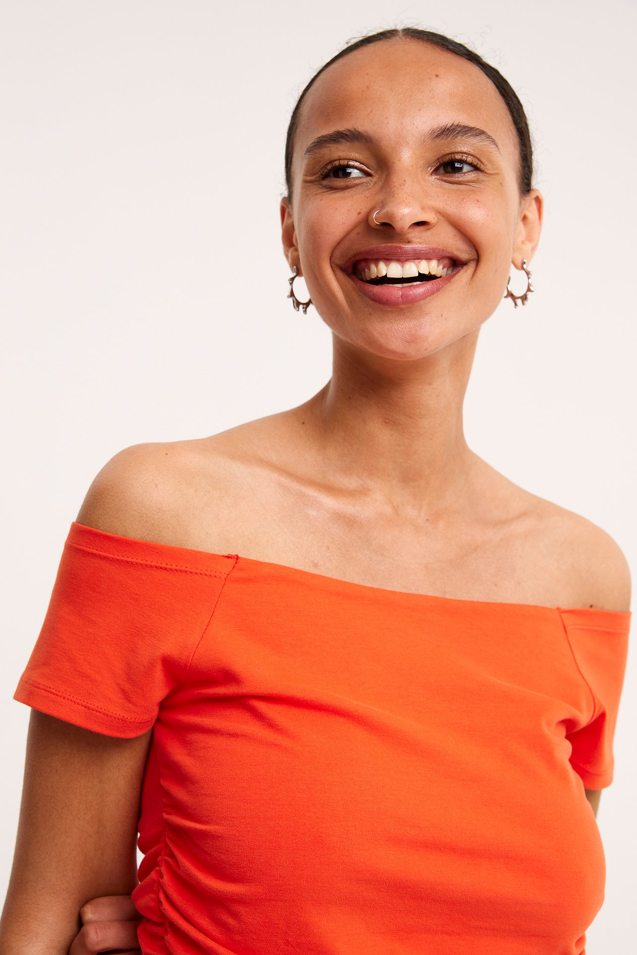 Off-shoulder-paita - Punainen - 1
