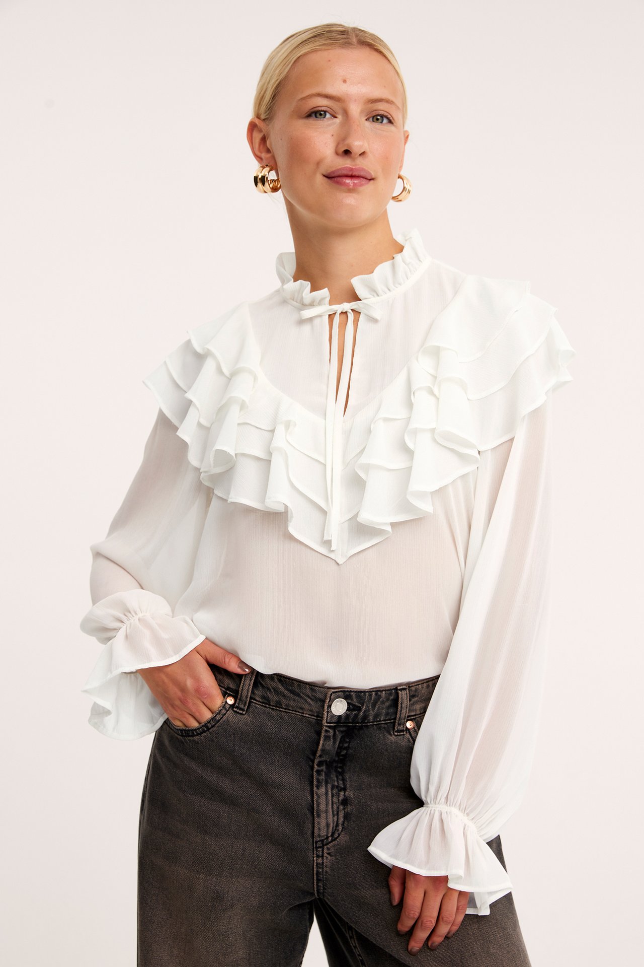 Blus med volanger - Offwhite - 176cm / Storlek: S - 3