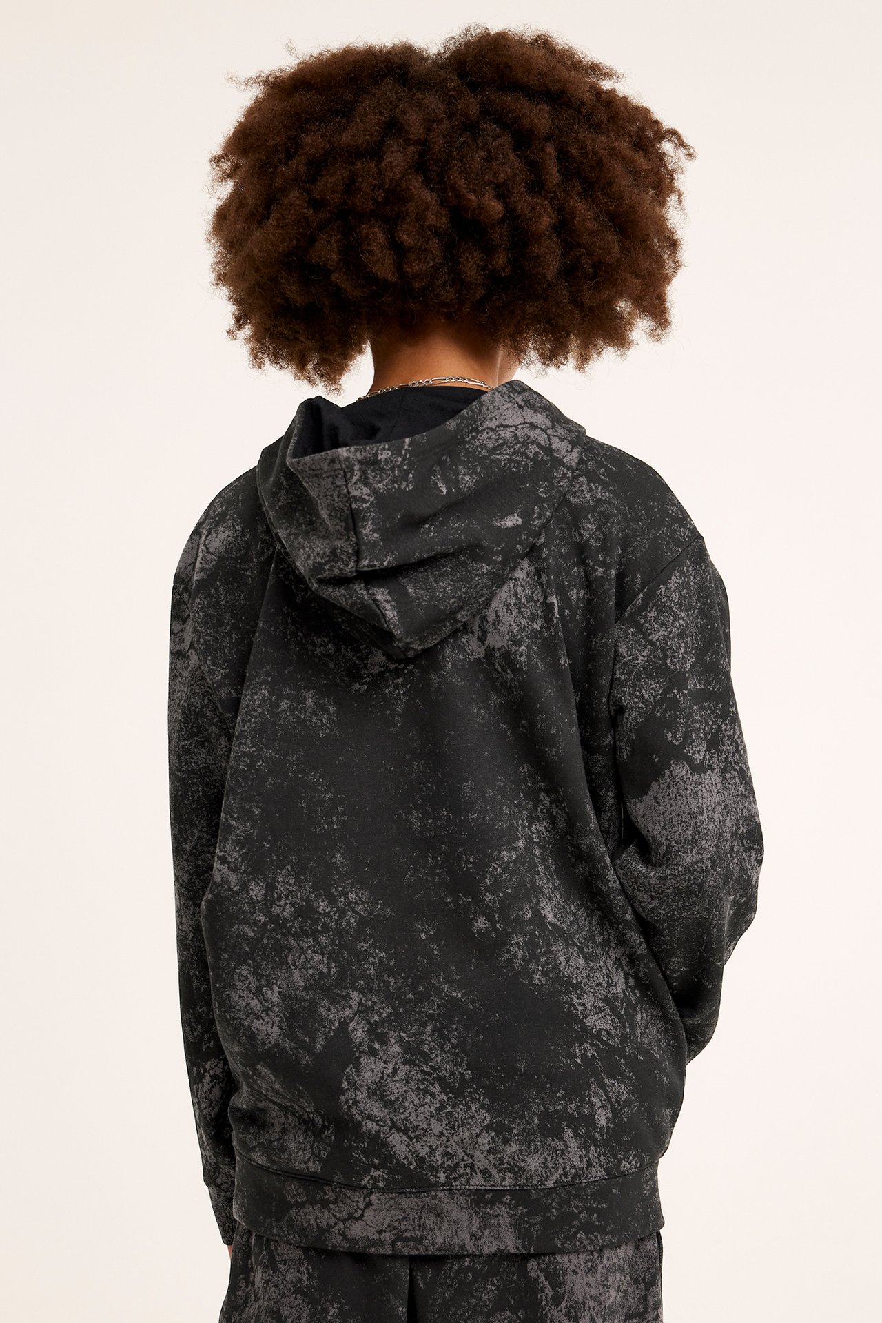 Mönstrad hoodie - Svart - 4