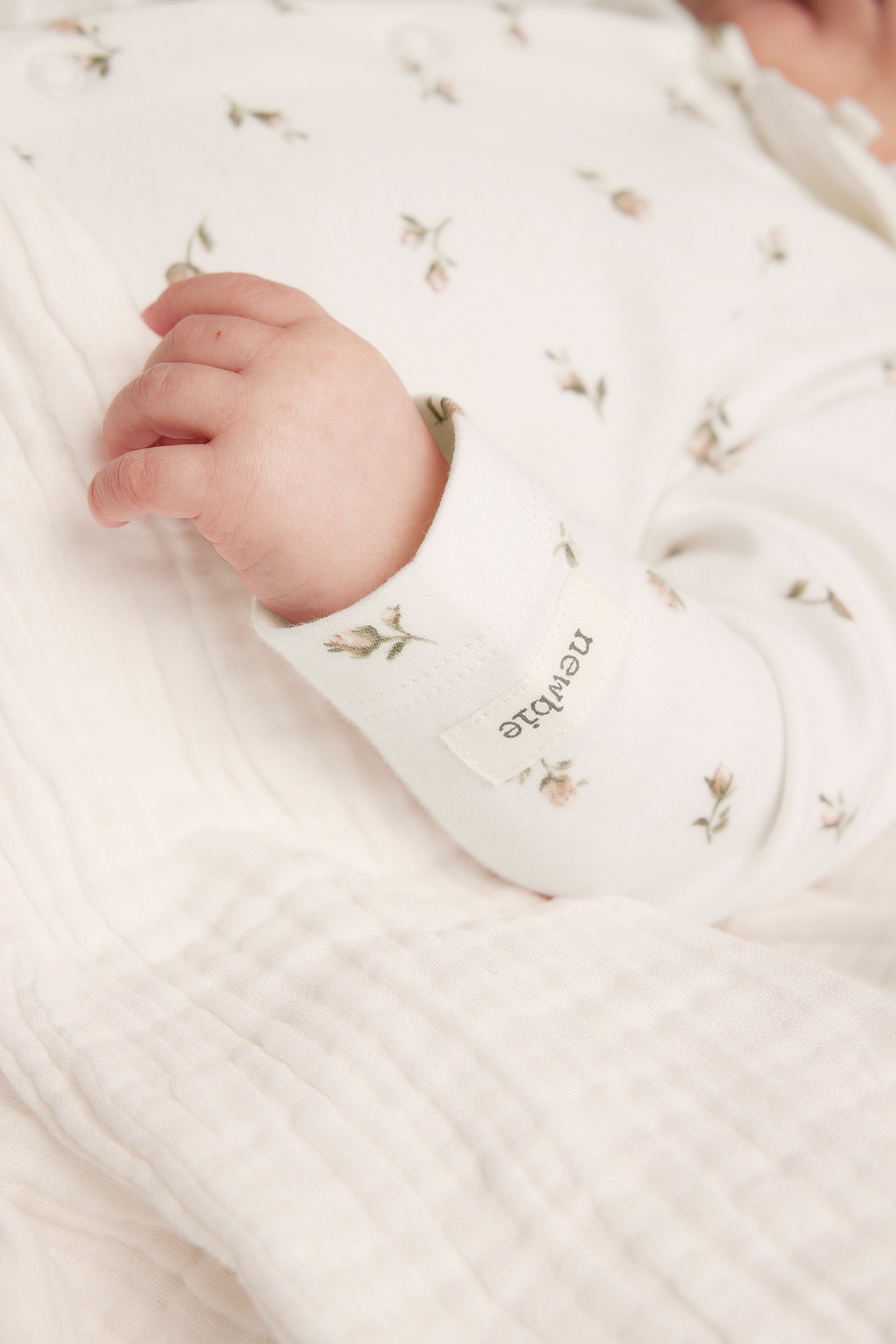 Blomstrete pyjamas til baby - Offwhite - 6