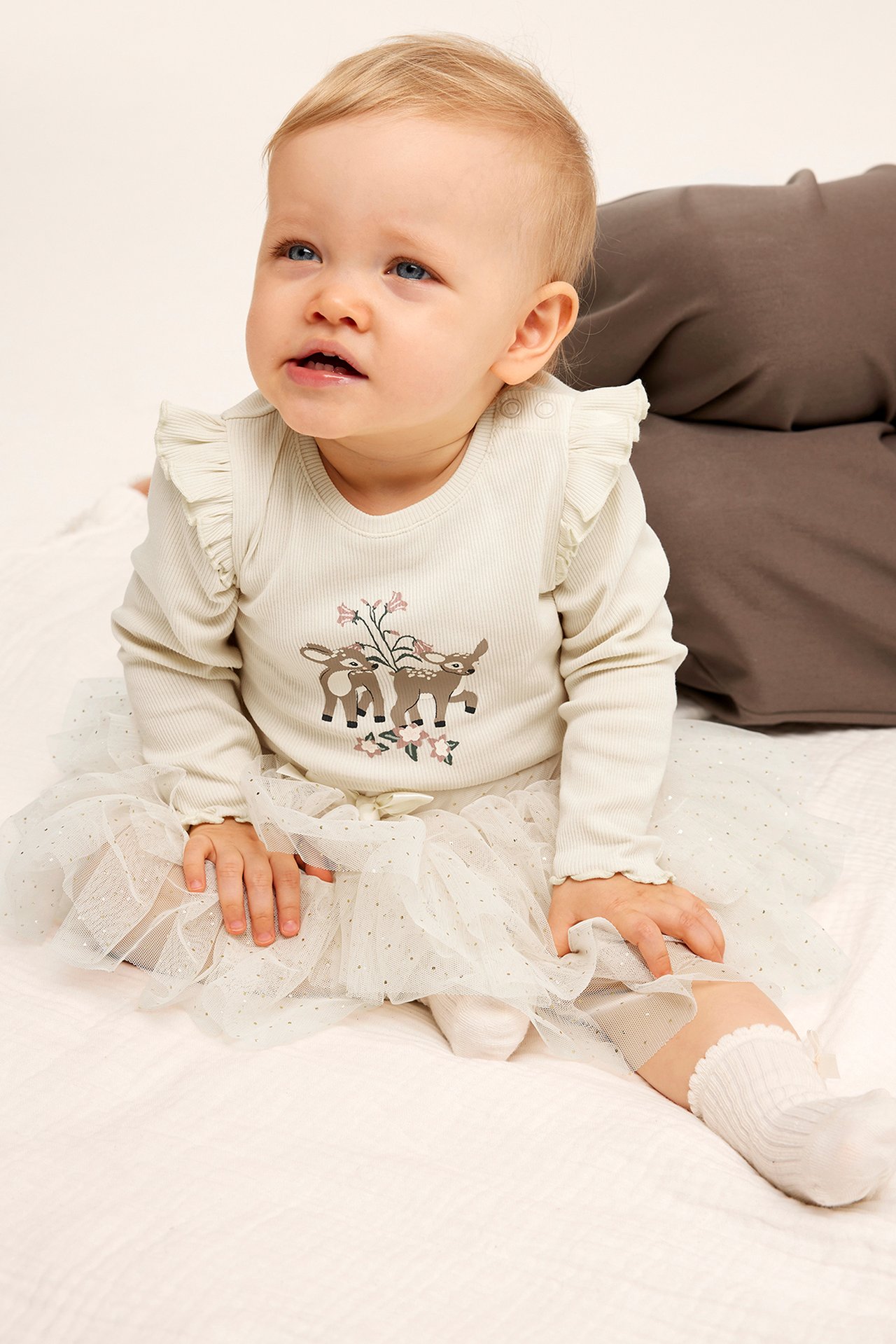Ribbad body med volang baby - Ljusbeige - 1